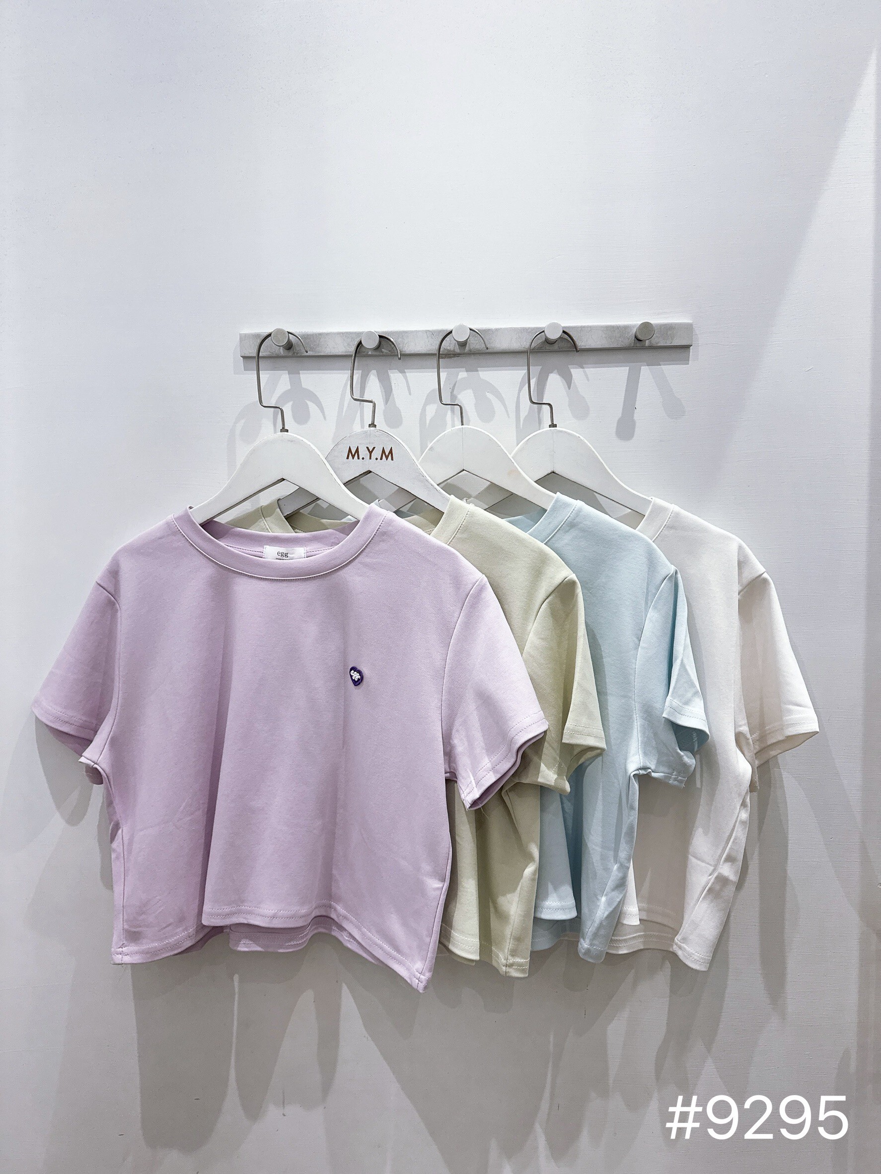 涼感刺繡短版上衣