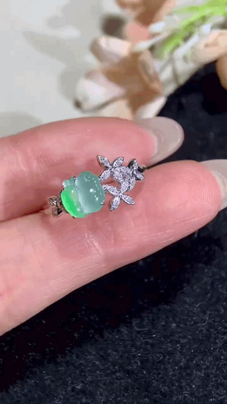 3242232 翡翠飄綠玉兔女戒