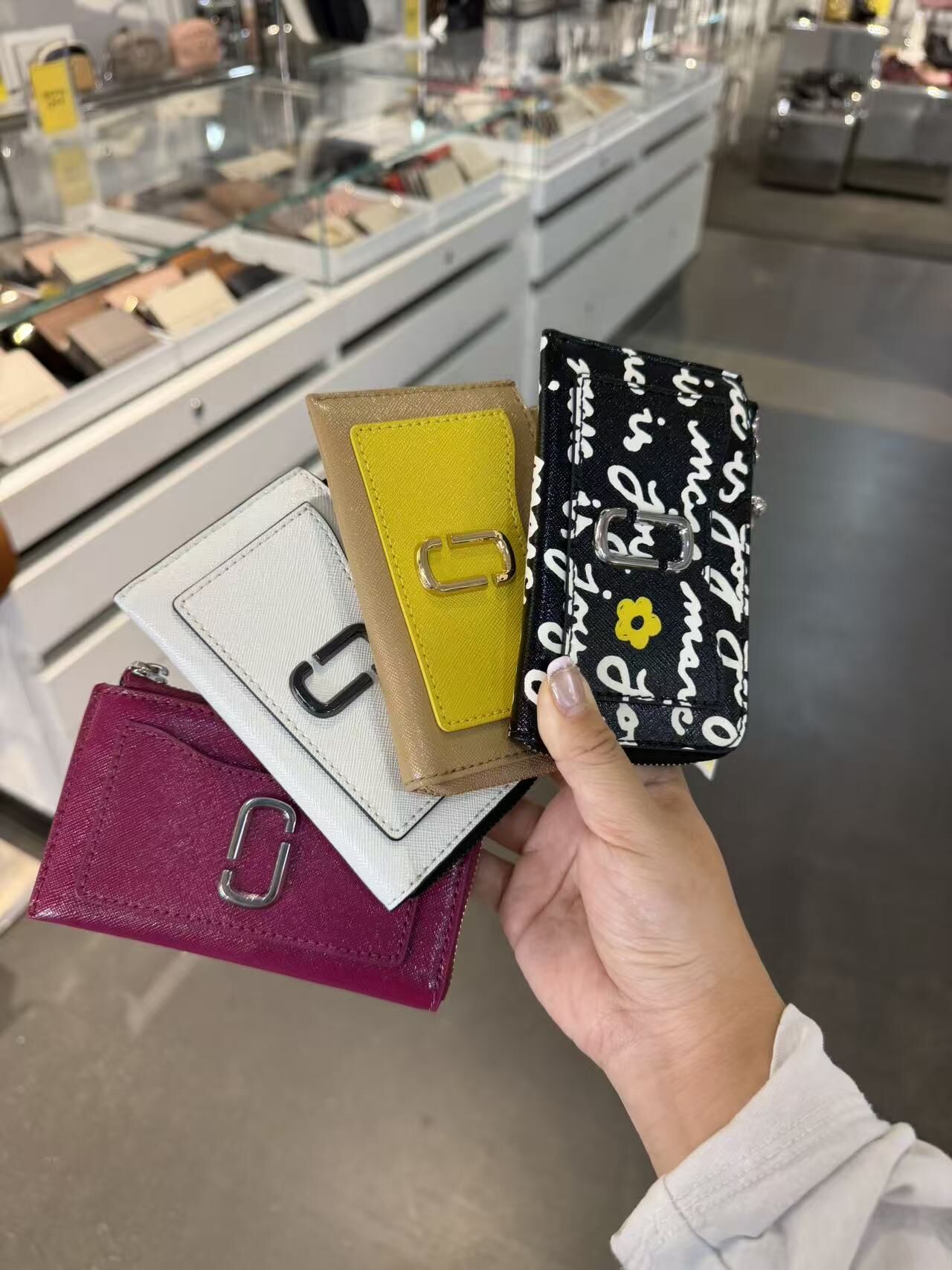 【預購】H032850 Marc Jacobs  多功能拉鍊卡包