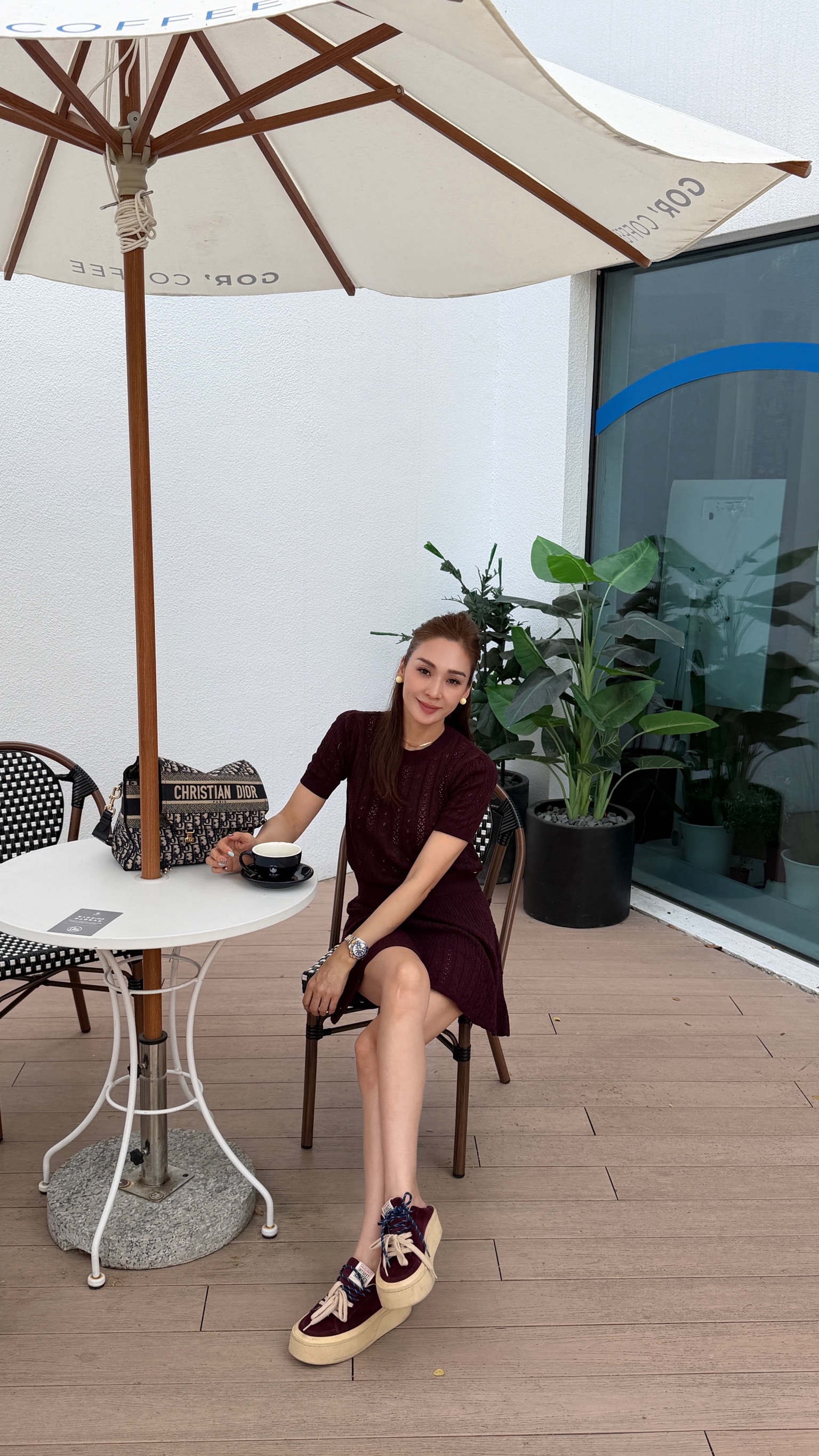 紅酒簍空針織短裙套裝