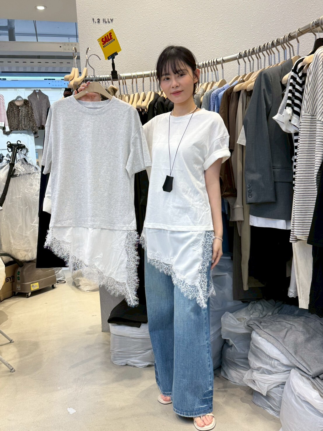 1L6019 蕾絲下擺拼接T