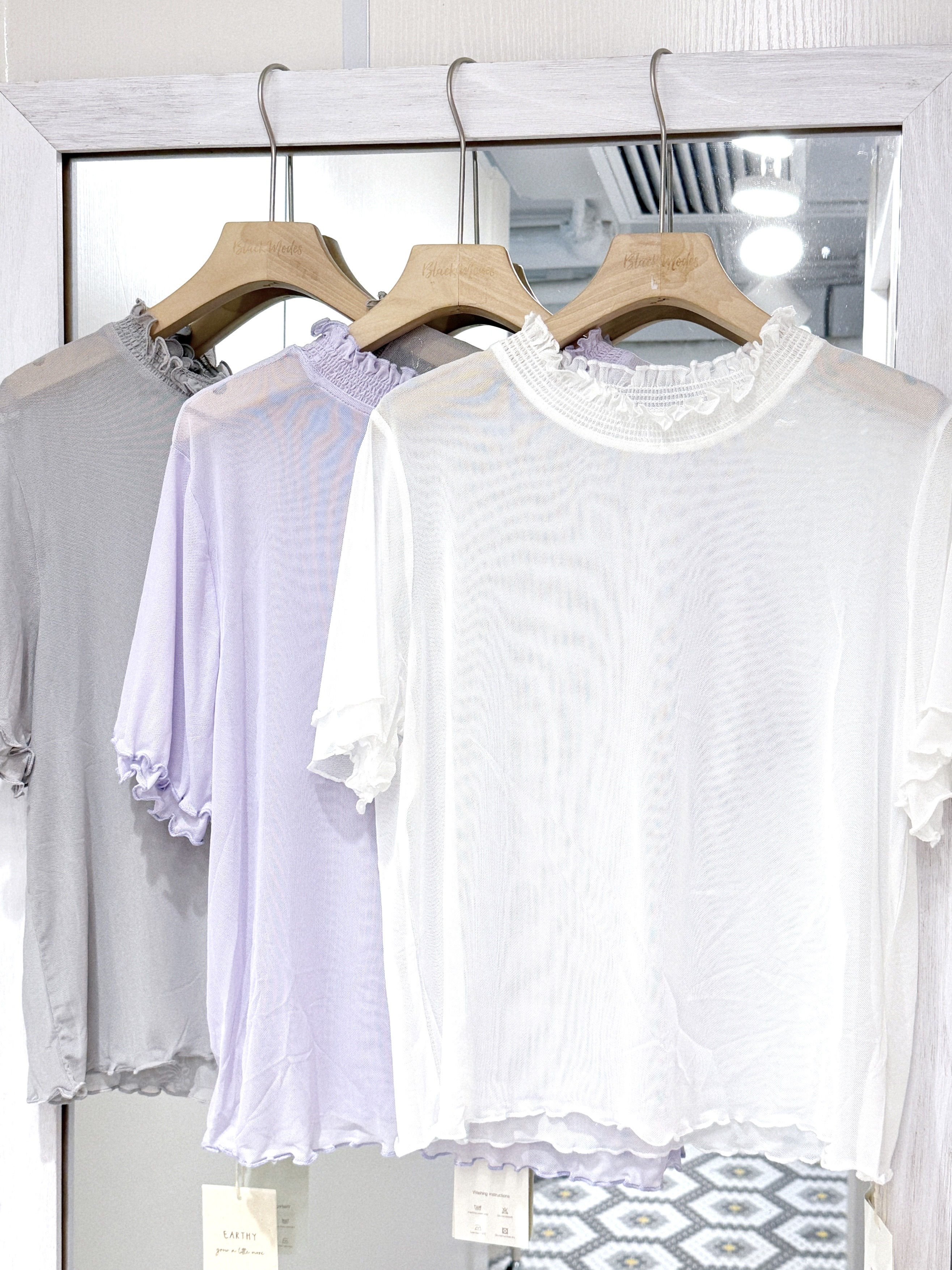 EA1246｜溫柔色系ruffle領透紗內搭上衣♡̆̈ ꕀ 𓍲