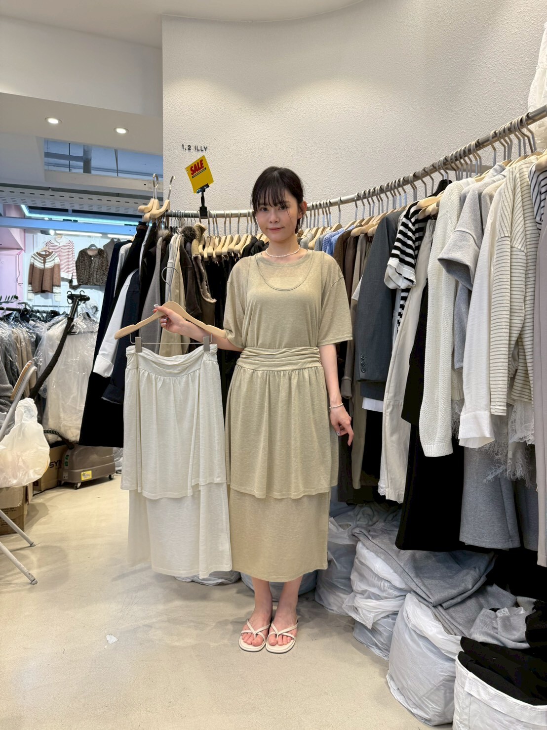 1L6012 垂墜感層次長裙