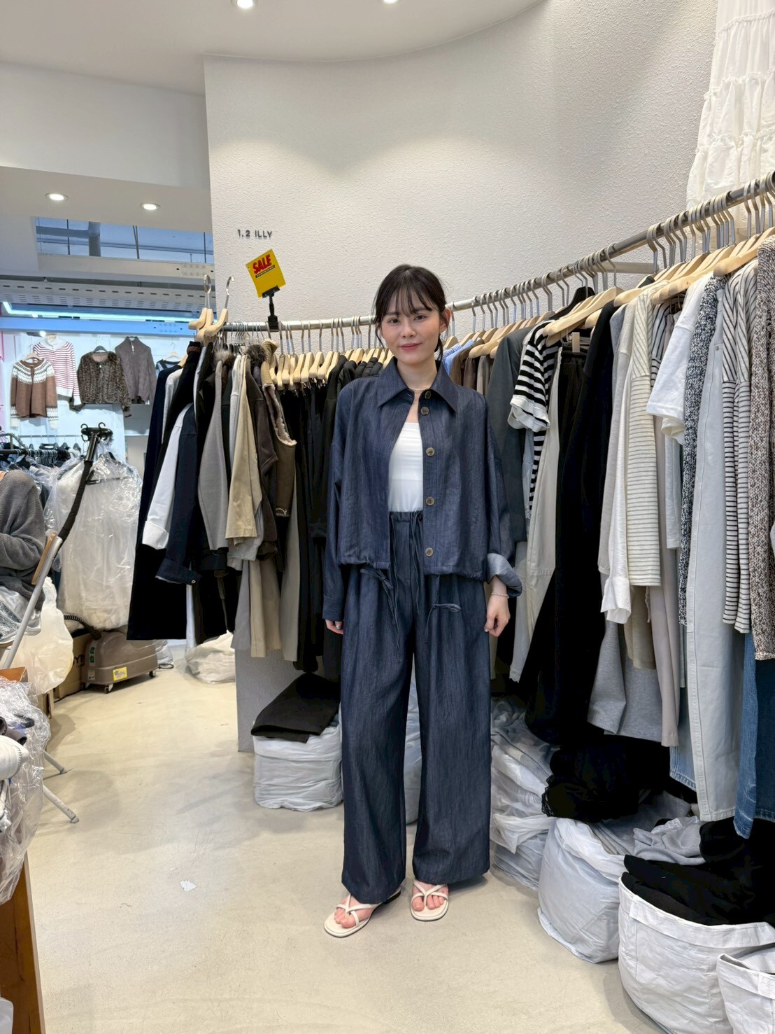 1L6036 質感布反領外套