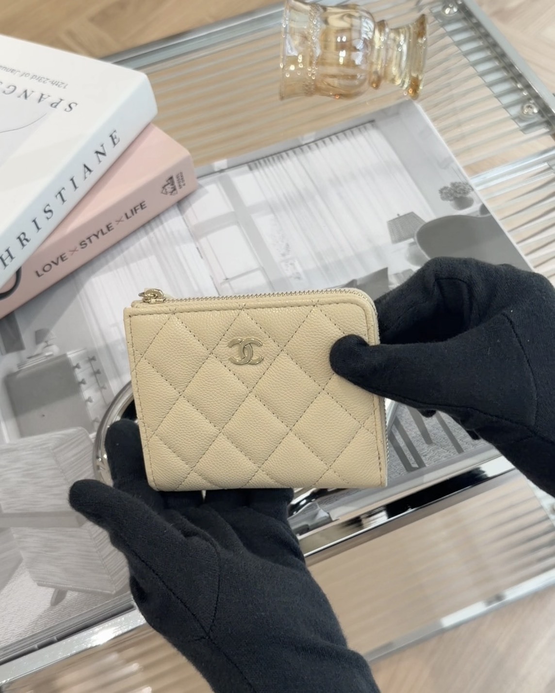 CHANEL｜荔枝L拉鍊短夾 奶茶色