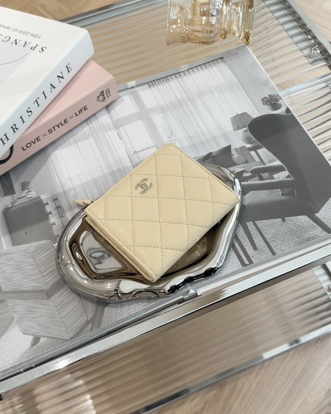 CHANEL｜荔枝L拉鍊短夾 奶茶色