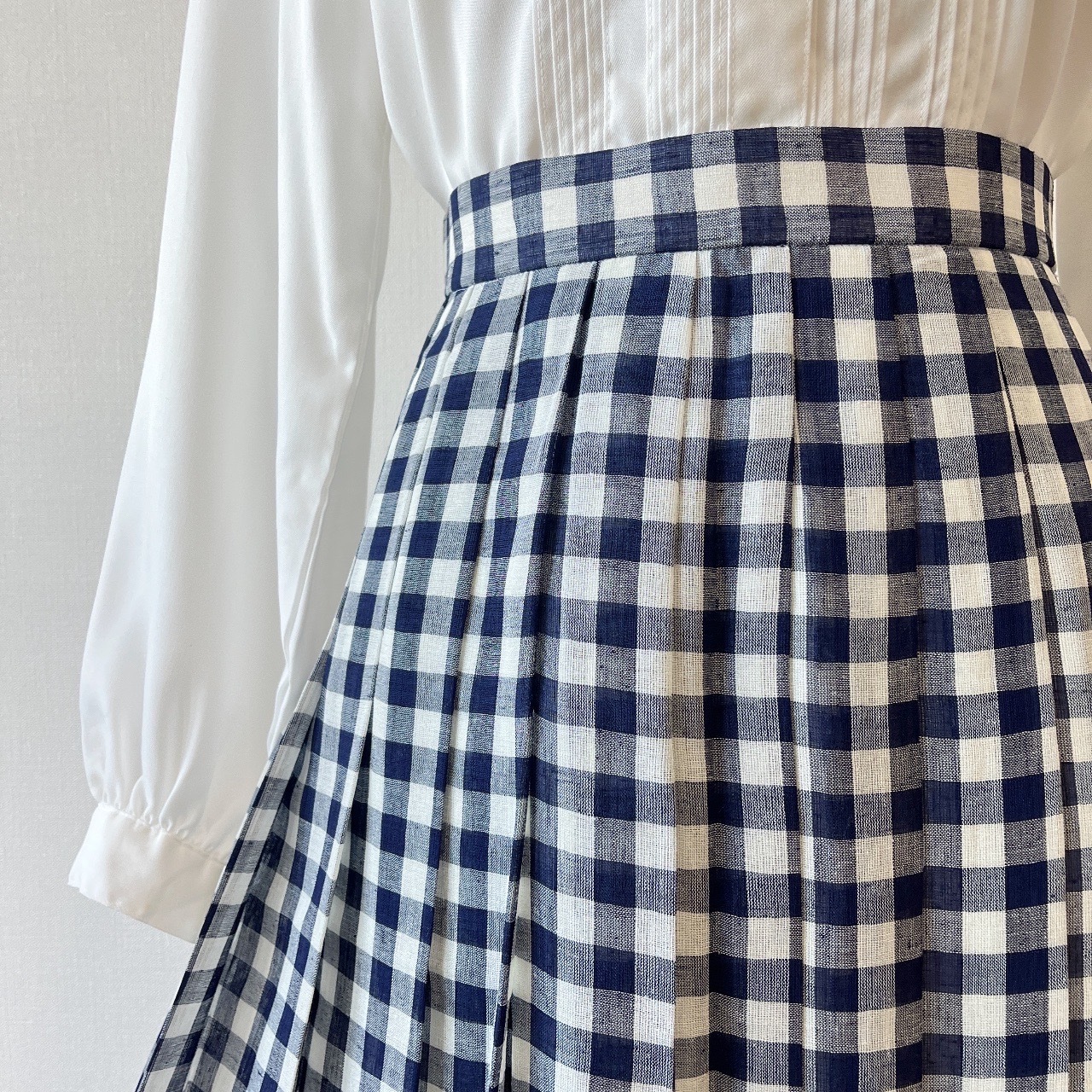 藍白色格紋百摺裙