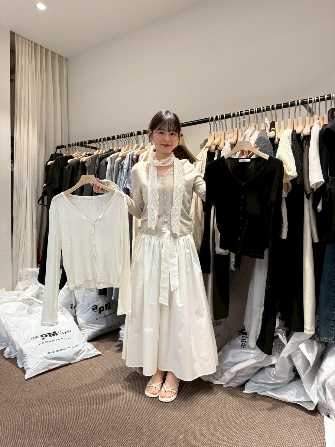 LB6020 大V鈕扣薄上衣