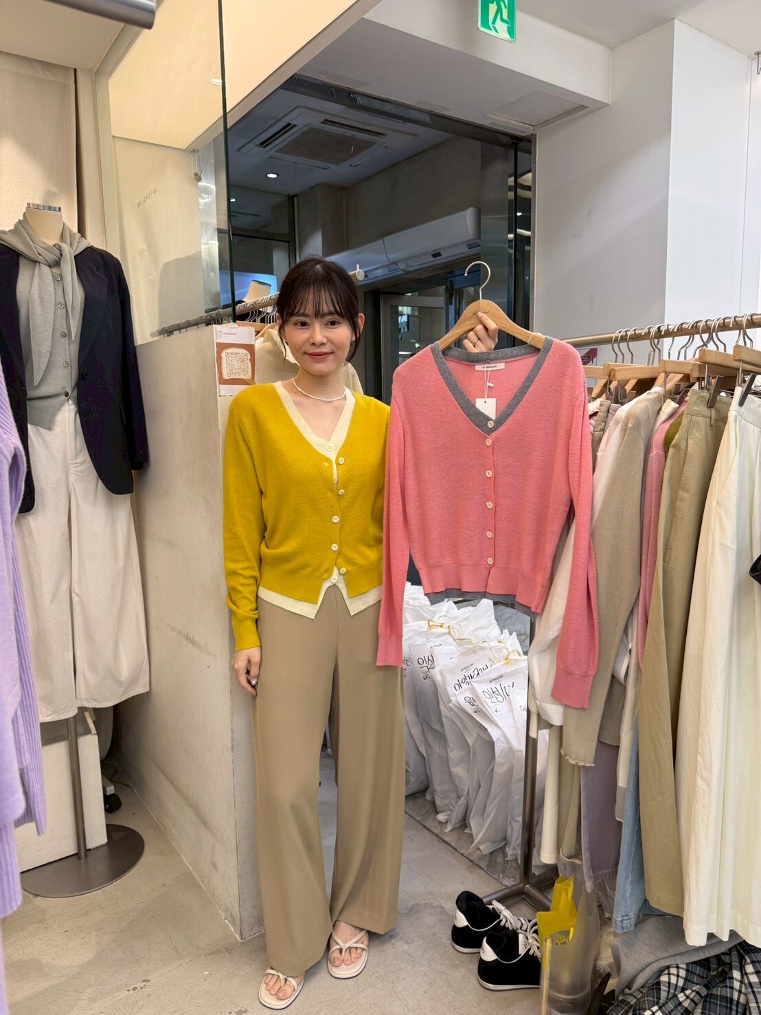 AW6070 時尚拼色開胸針織衫