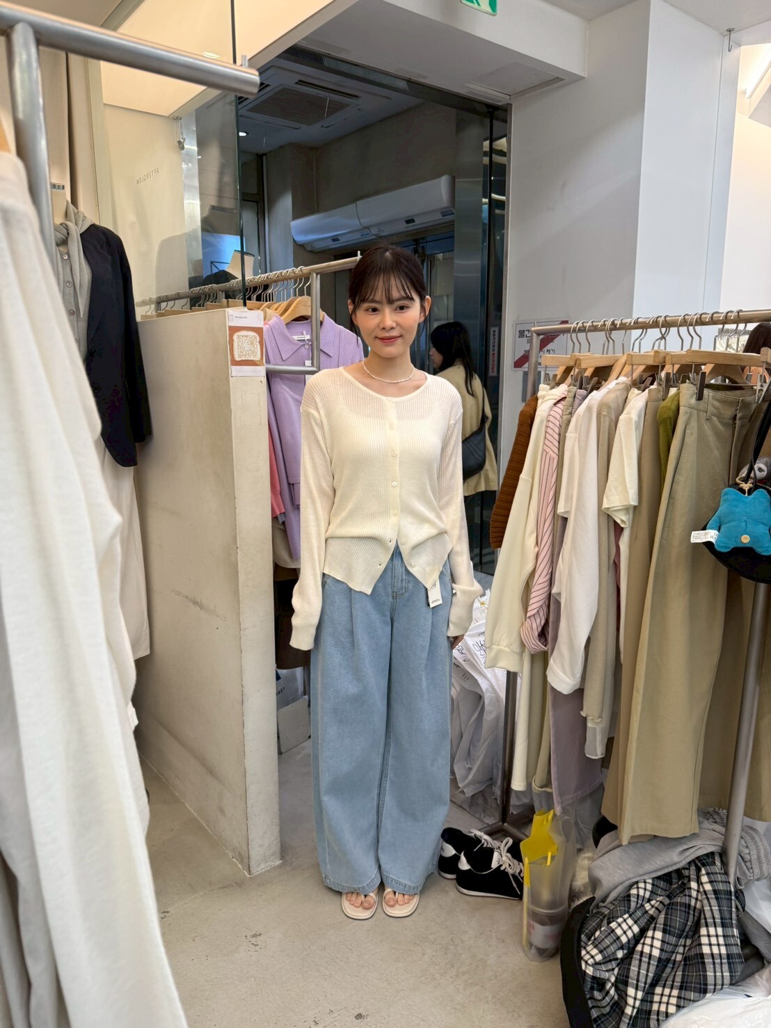 AW6043 暗坑紋排扣針織外套