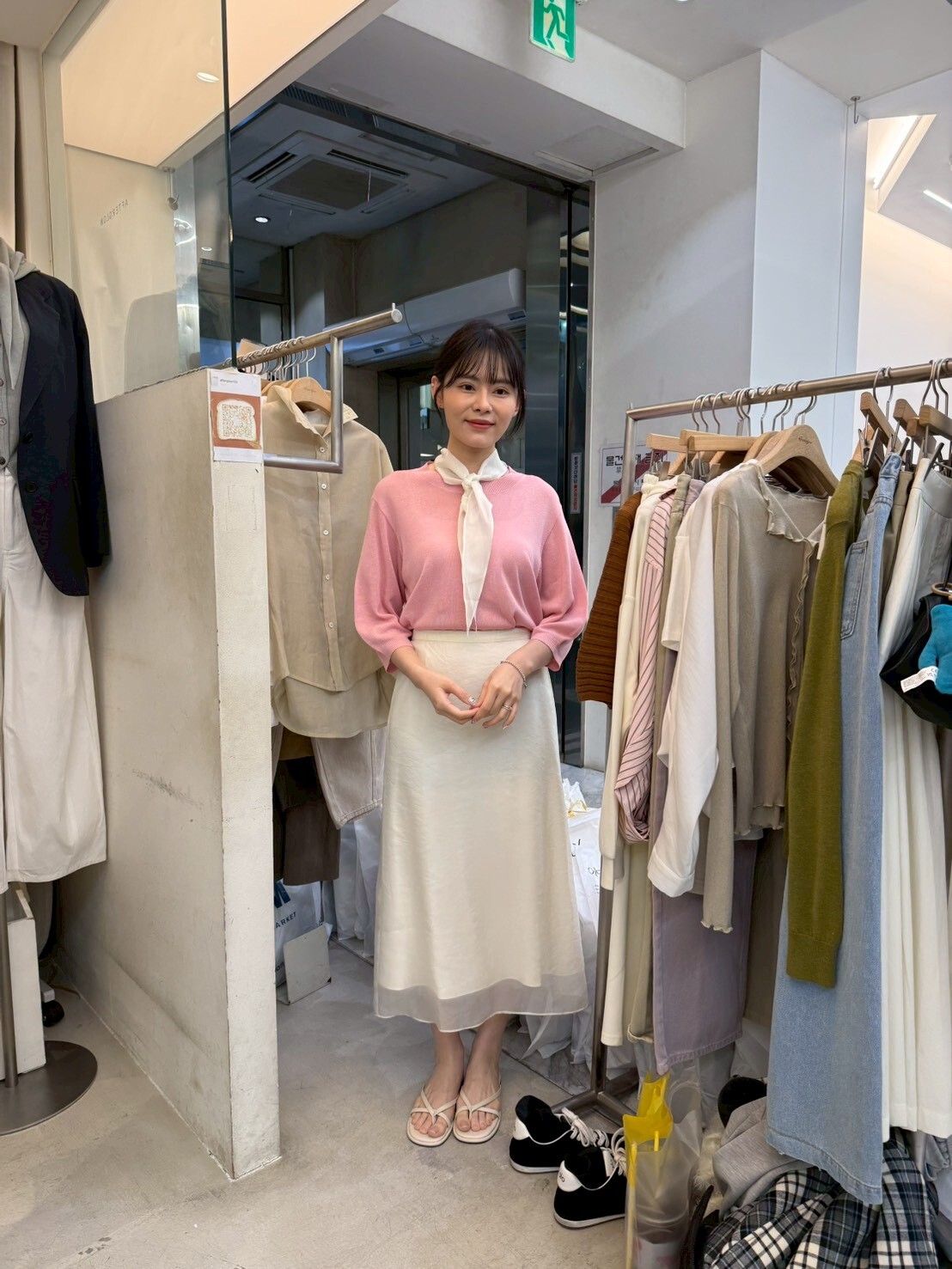 AW6021 糖果色圓領領巾針織上衣