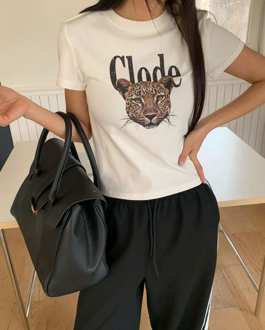 【時髦穿搭必備花豹字母設計棉tee】（現貨）