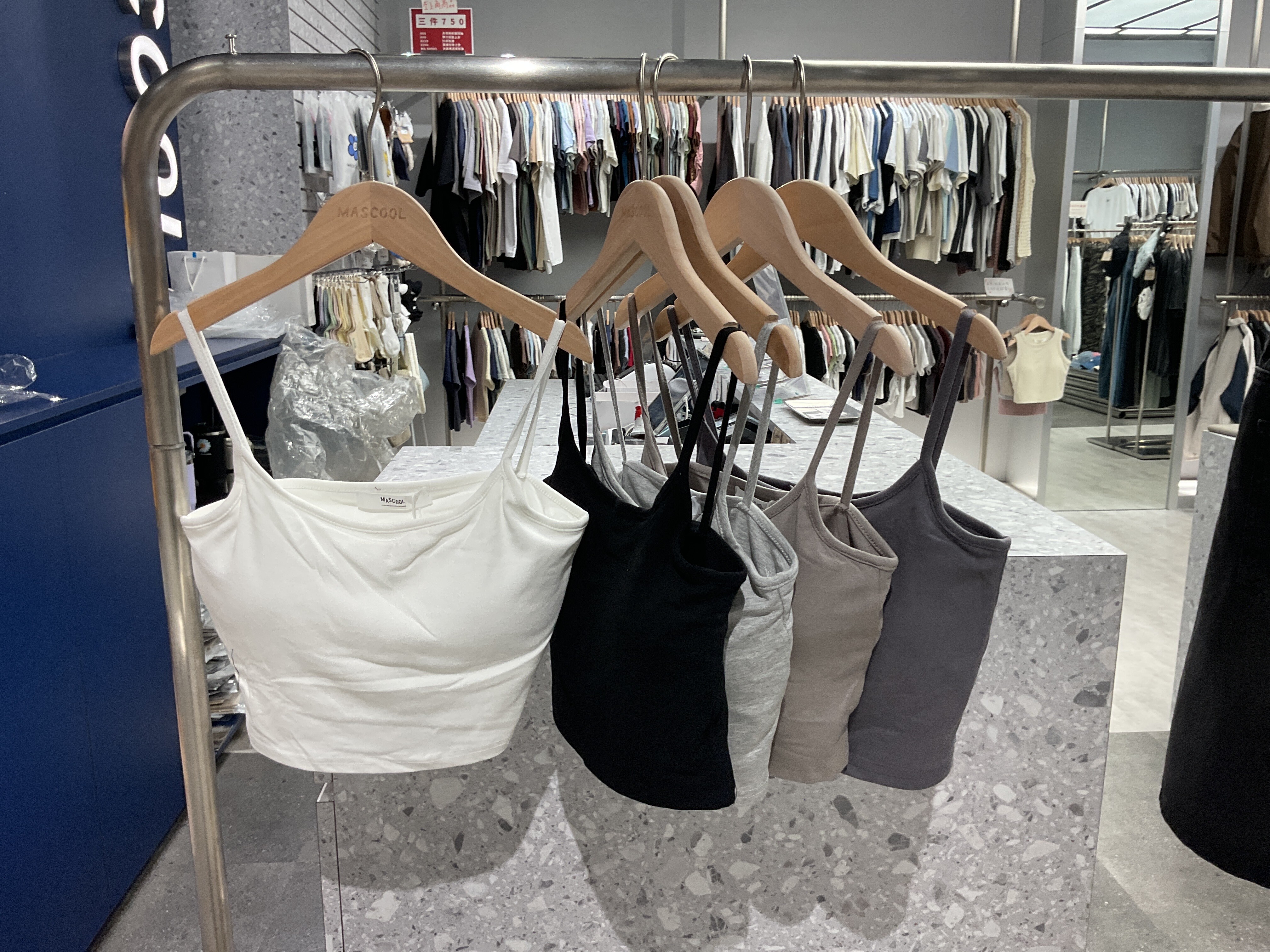 600 細肩帶BRA小可愛