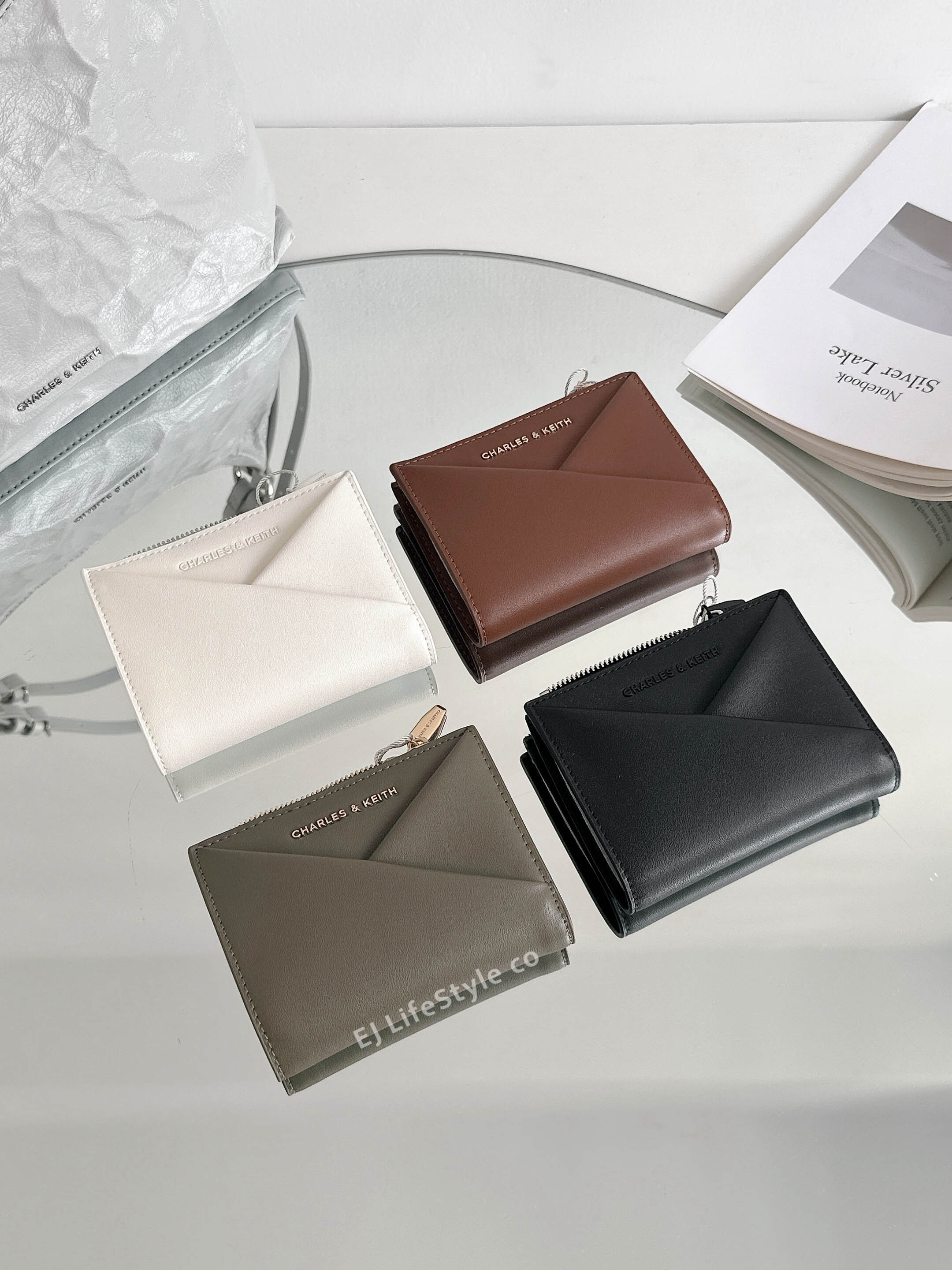 Charles & Keith 小CK Midori 摺疊短夾 皮夾 錢包 卡夾 / 現貨