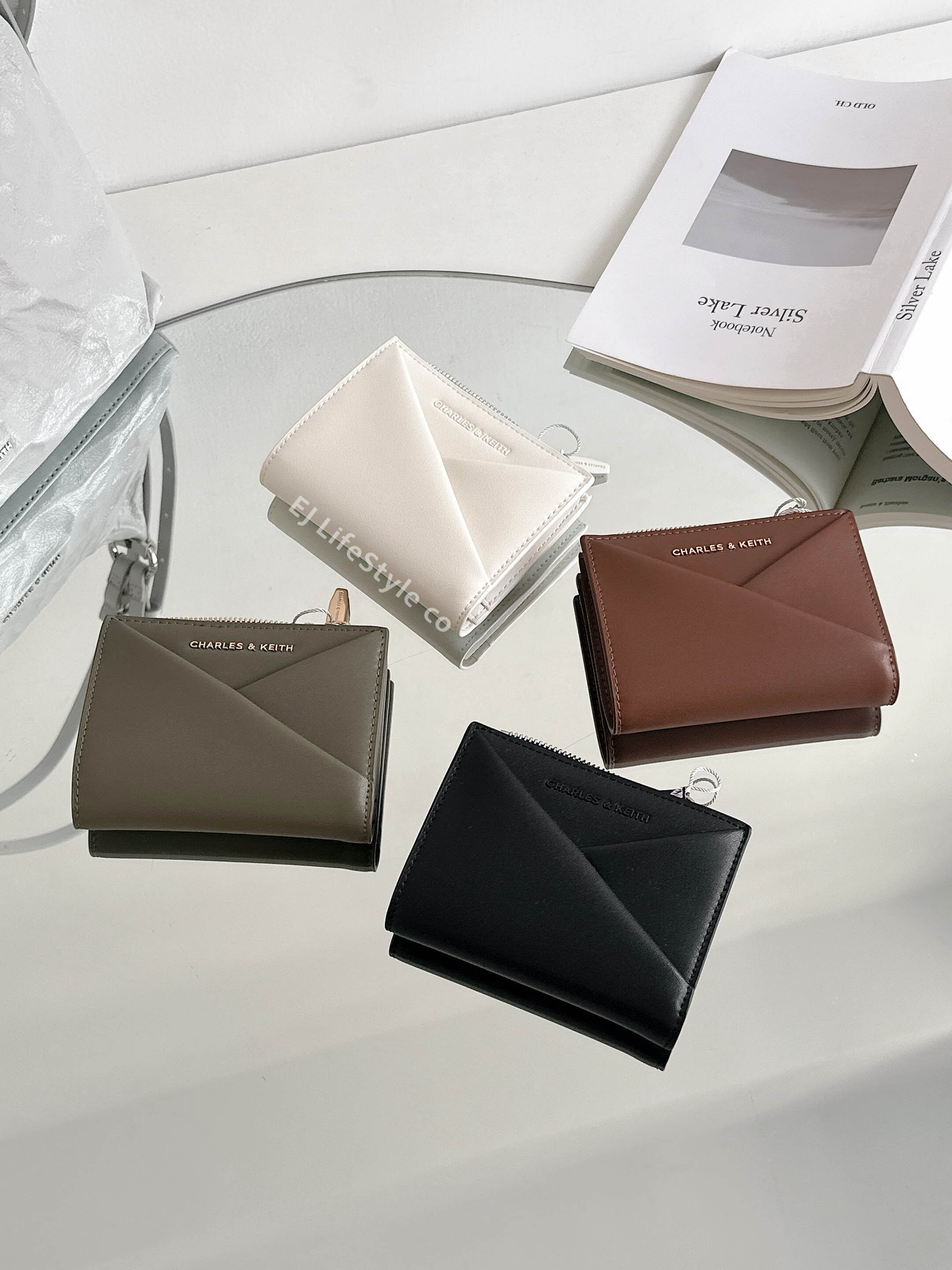 Charles & Keith 小CK Midori 摺疊短夾 皮夾 錢包 卡夾 / 現貨