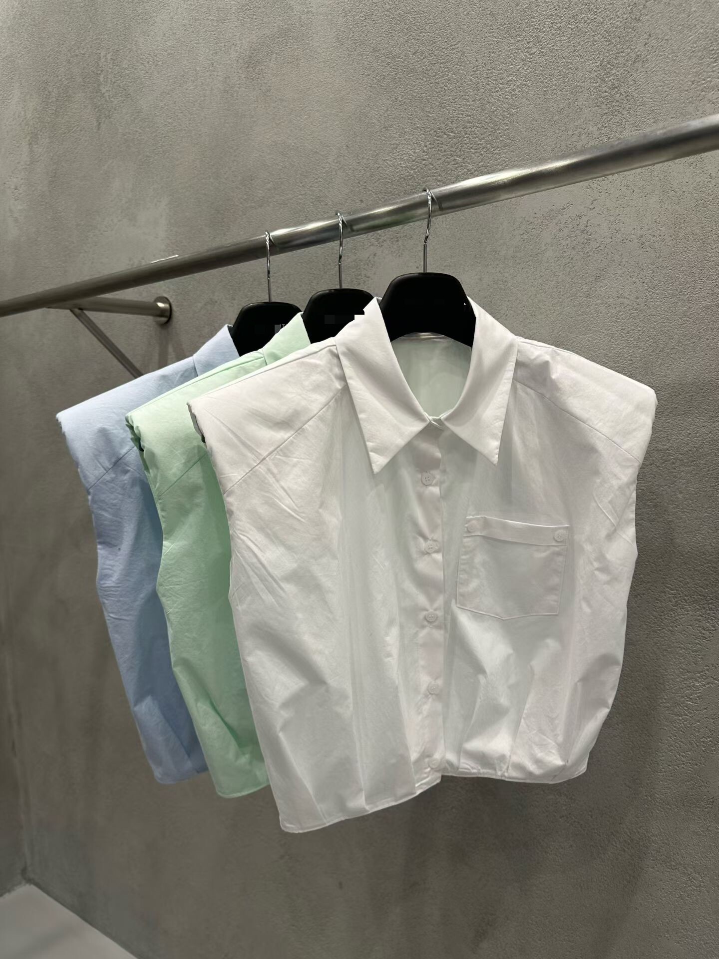 短版收腰墊肩背心襯