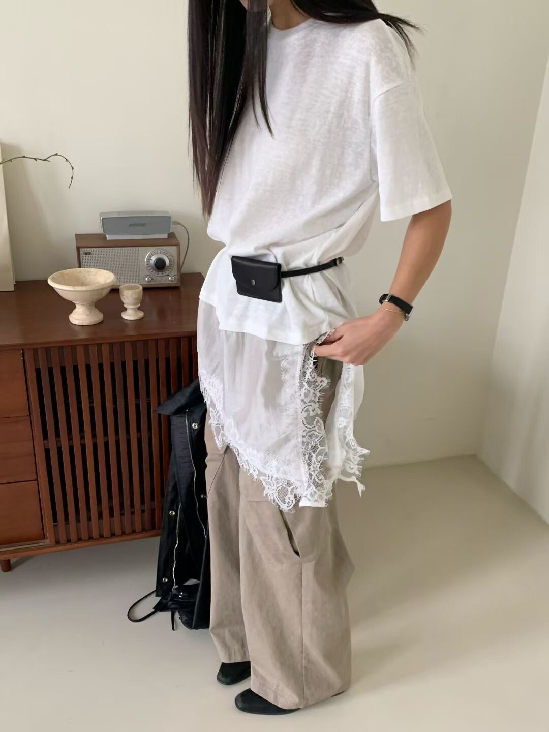 短袖拚蕾絲斜擺長T