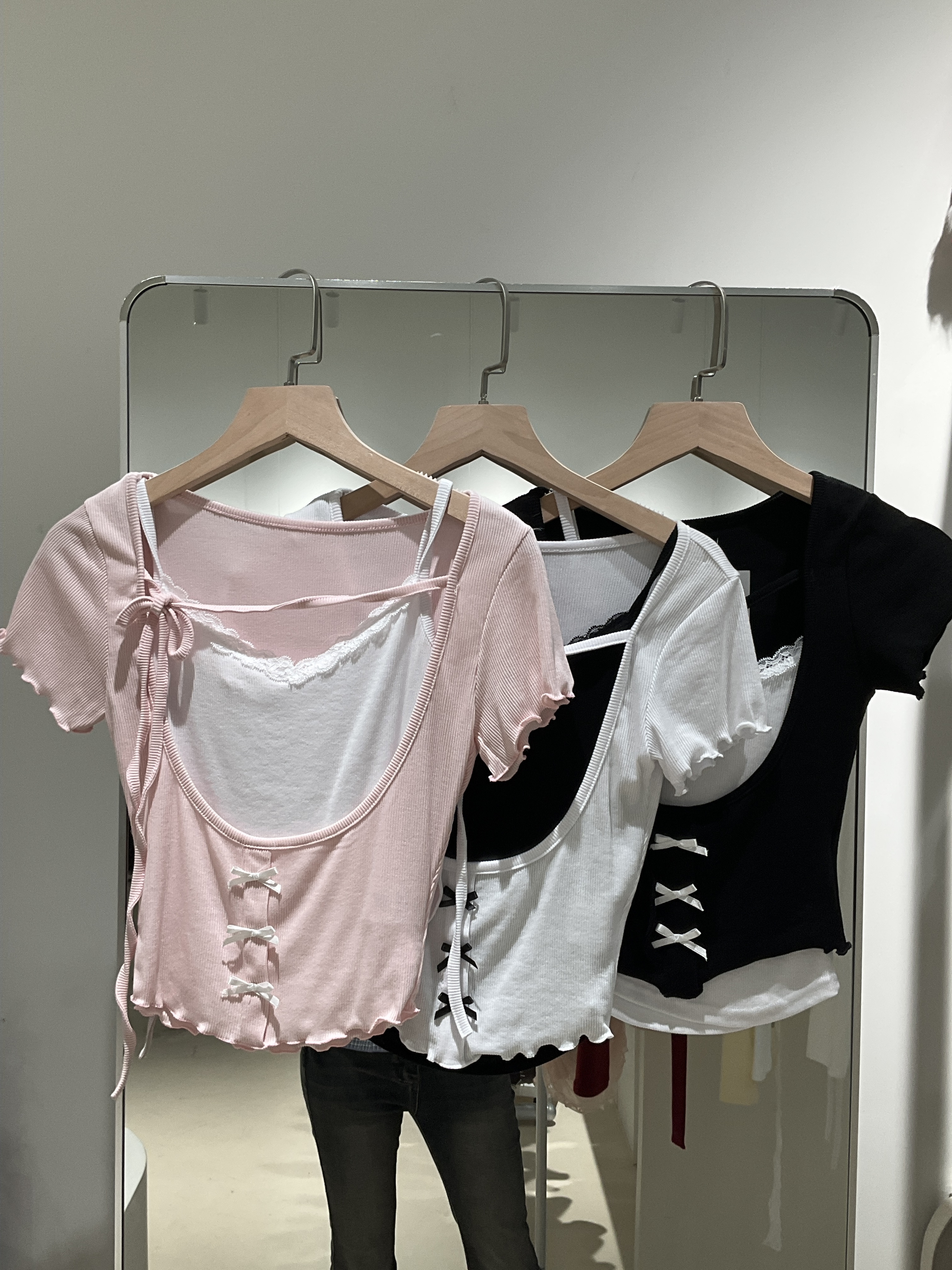 Korea一看就甜妹的衣服 小心機蝴蝶綁帶兩件套🎀