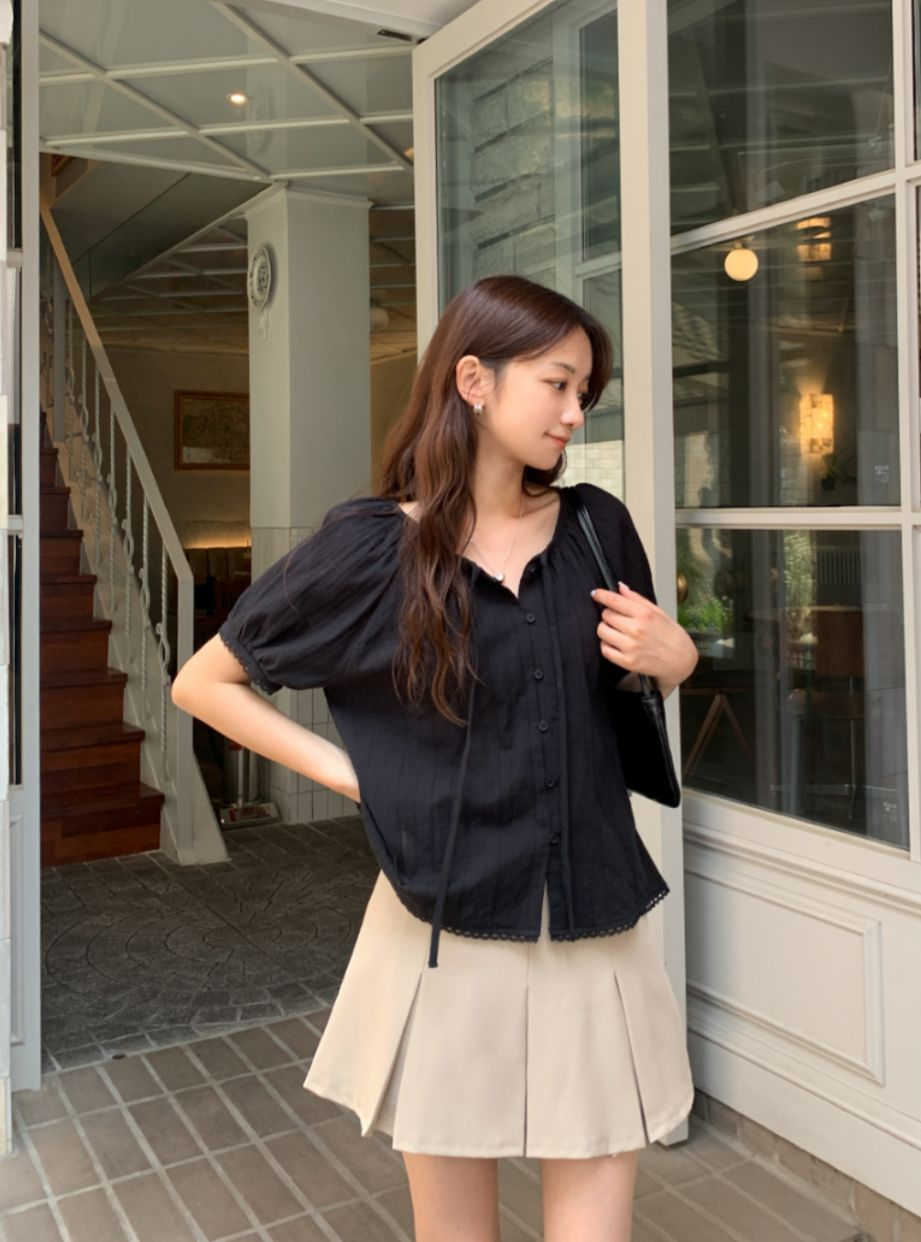 蕾絲邊上衣(黑色)