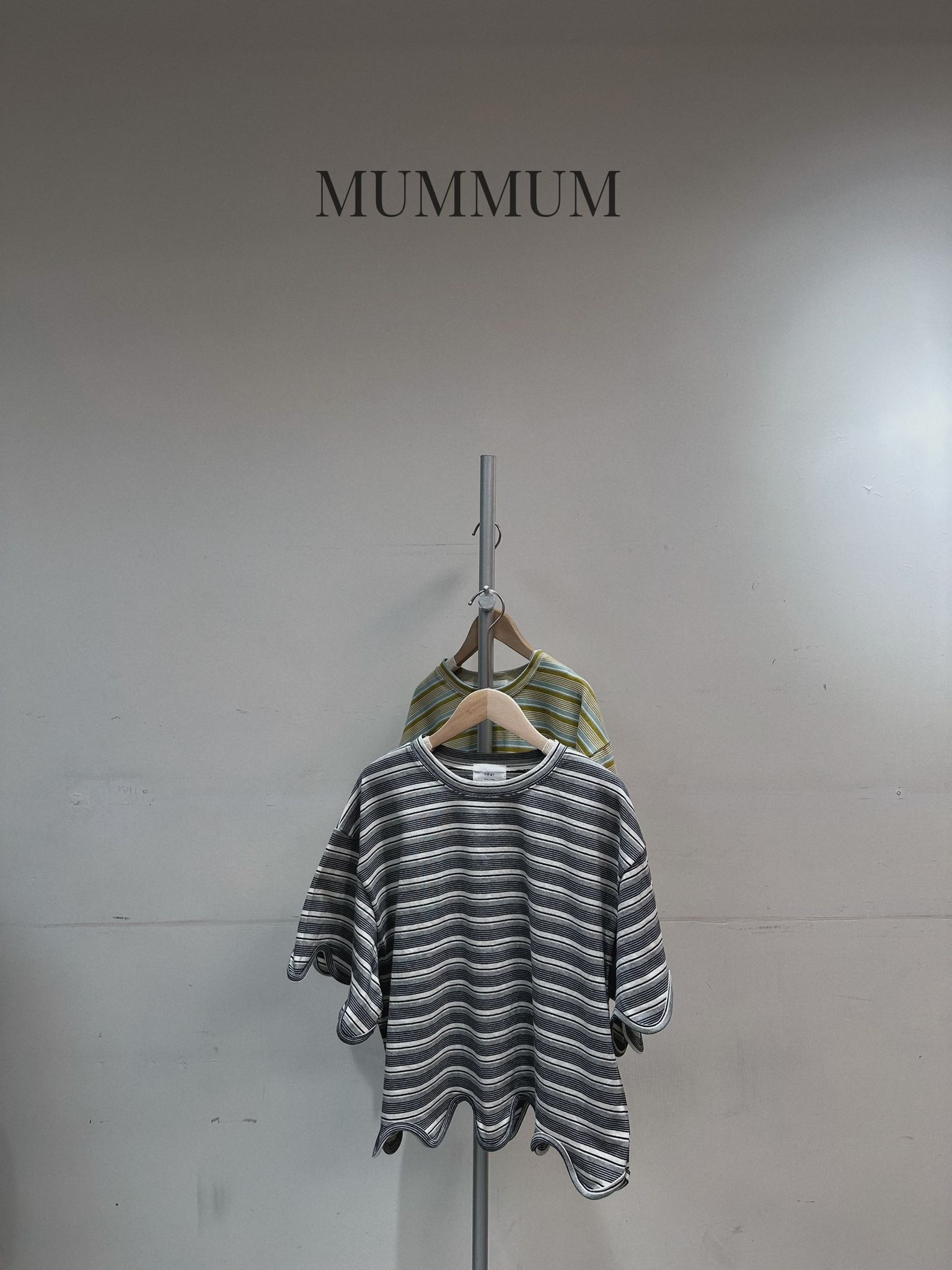 0213235a/有趣搞怪弧邊間條短袖　46/46/22