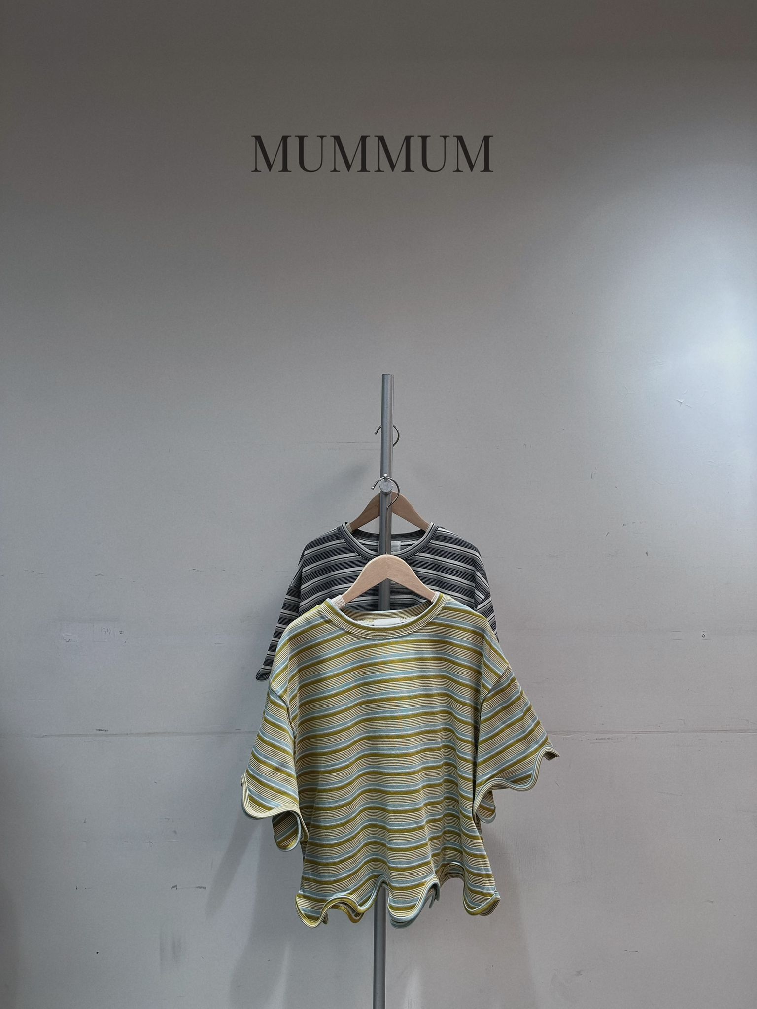 0213235a/有趣搞怪弧邊間條短袖　46/46/22