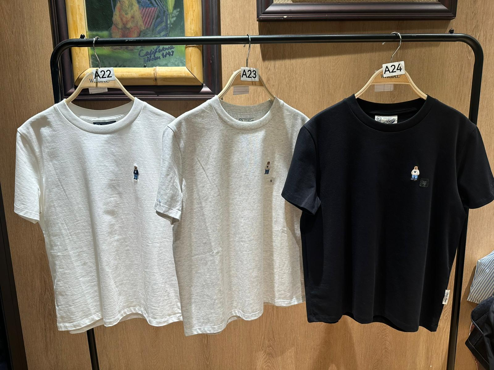 XI022 WHO A U 淨色小LOGO圓領TEE