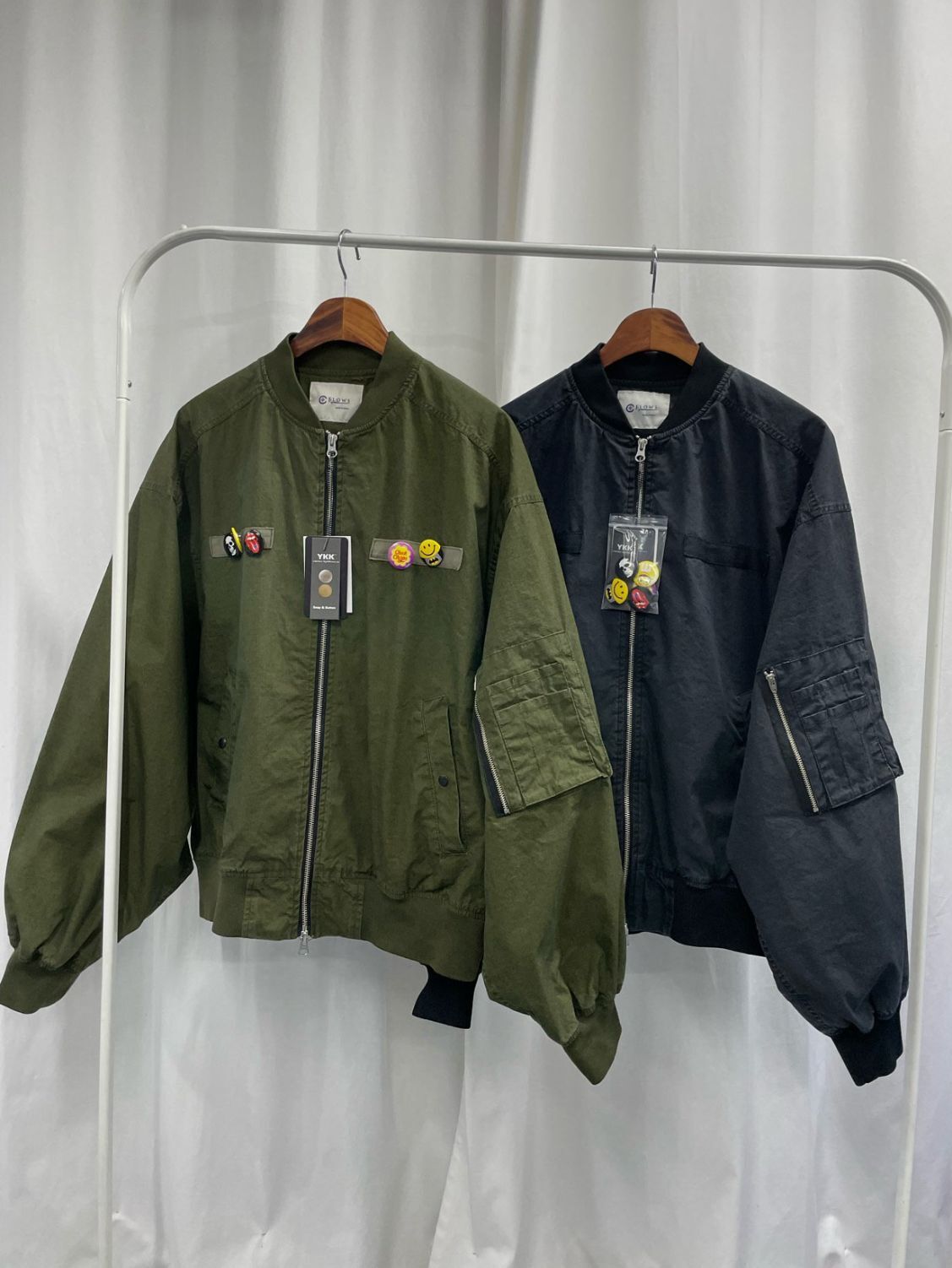 襟章拉鍊外套 FLOWS-006JK