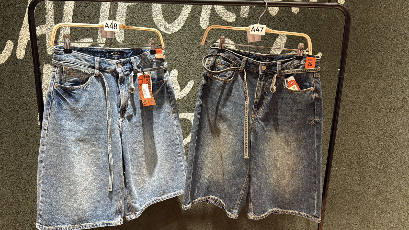 XI047 WHO A U A字牛仔及膝中短褲