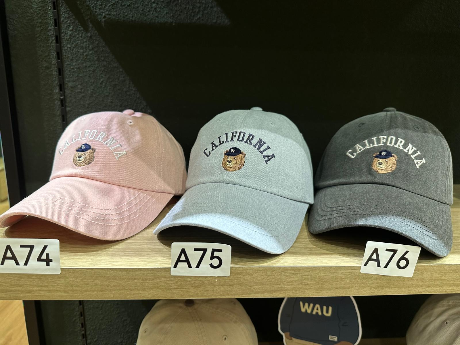 XI074 WHO A U 淨色小熊LOGO CAP帽