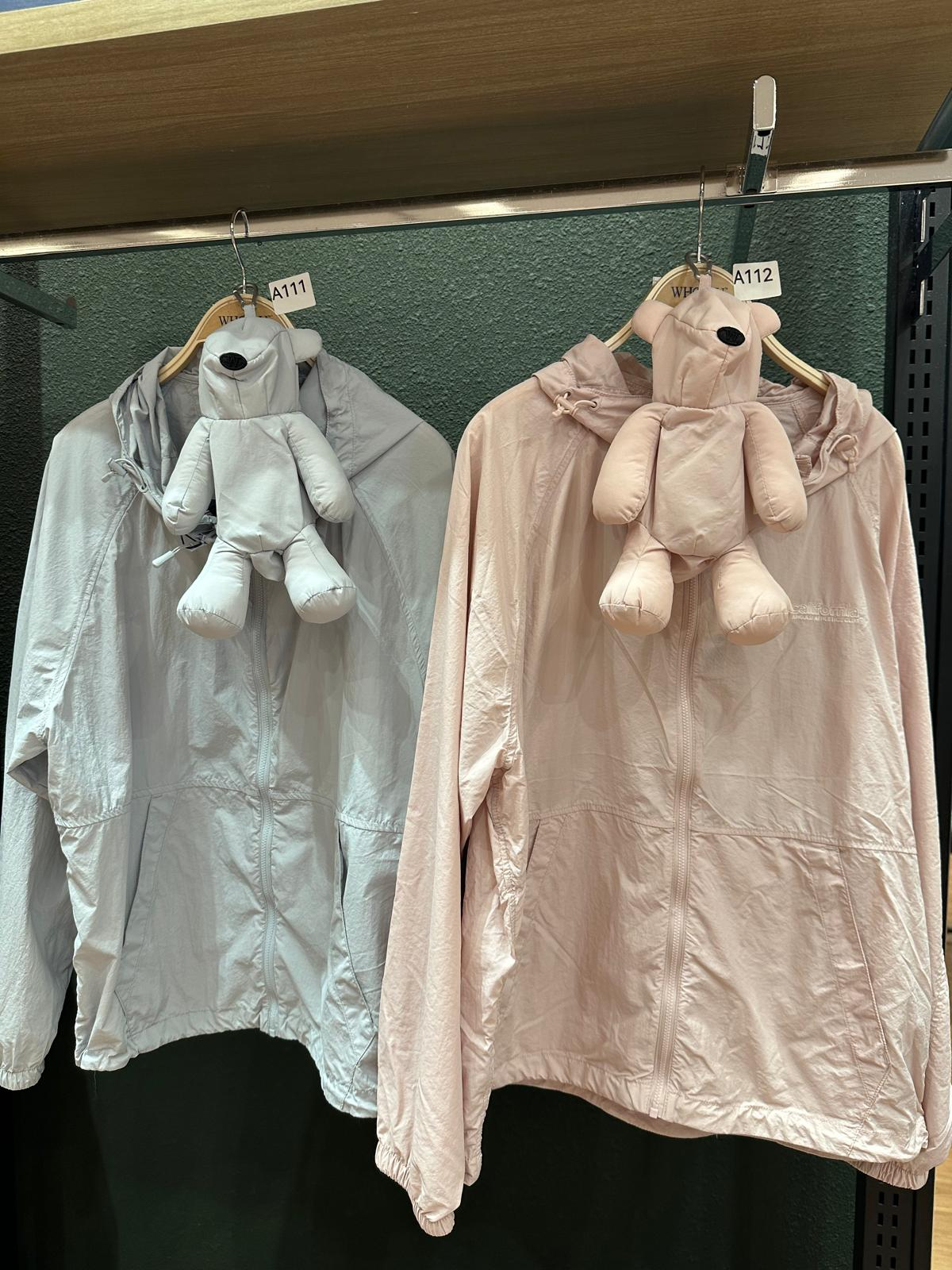 XI111 WHO A U 熊仔收納開胸風褸