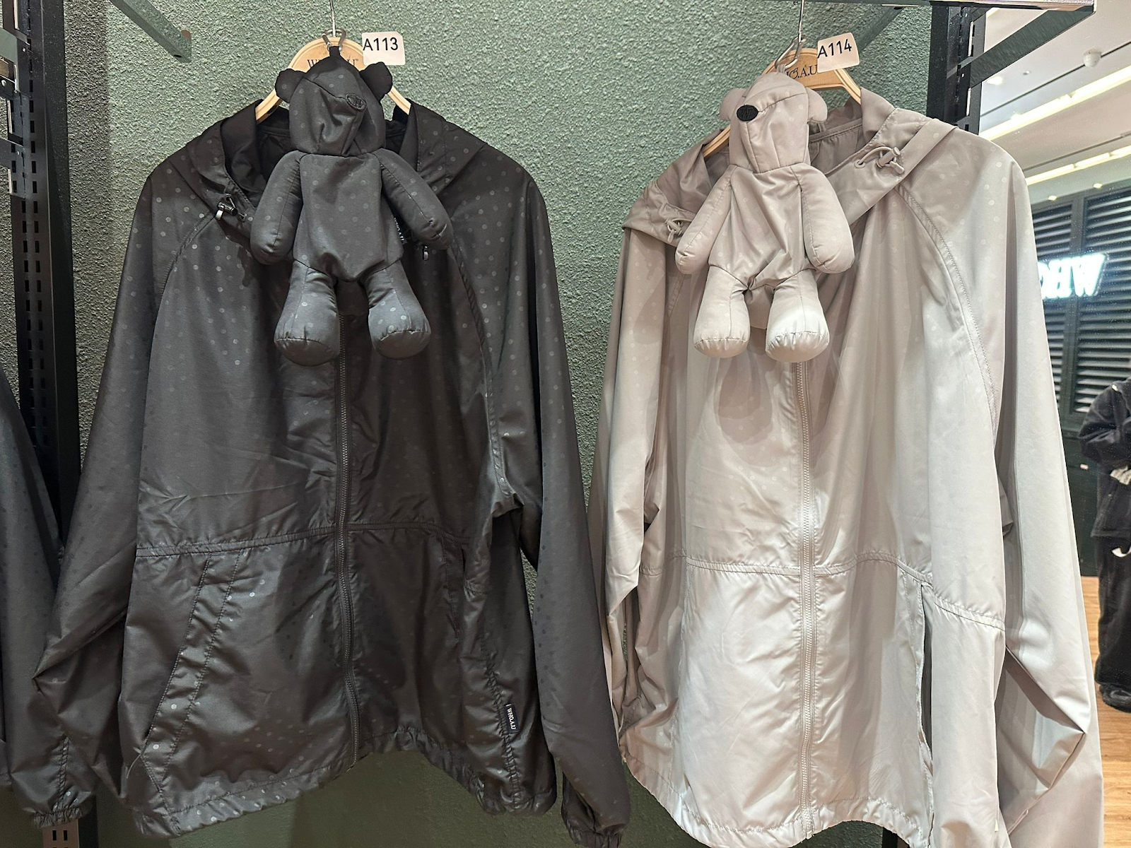 XI113 WHO A U 熊仔小波點收納開胸風褸