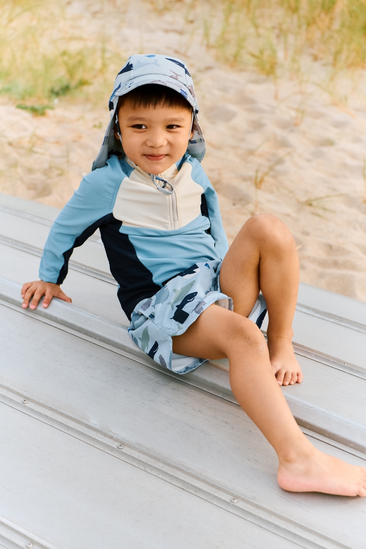 〖 Liewood 〗藍色鯊魚防曬泳帽