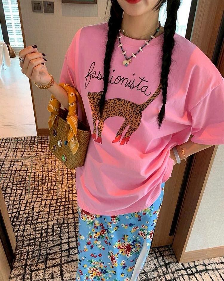 【時髦又繽紛的小豹造型tee】（現貨）