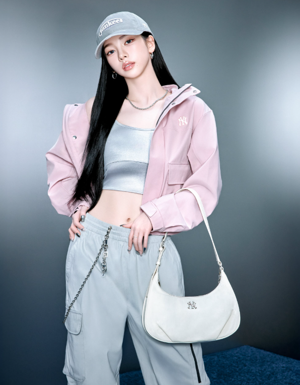 【入LIVECODE一件減至$498😱🔥！】【MLB】[Karina's Pick] Basic Vintage Nylon Hobo Bag New York Yankees