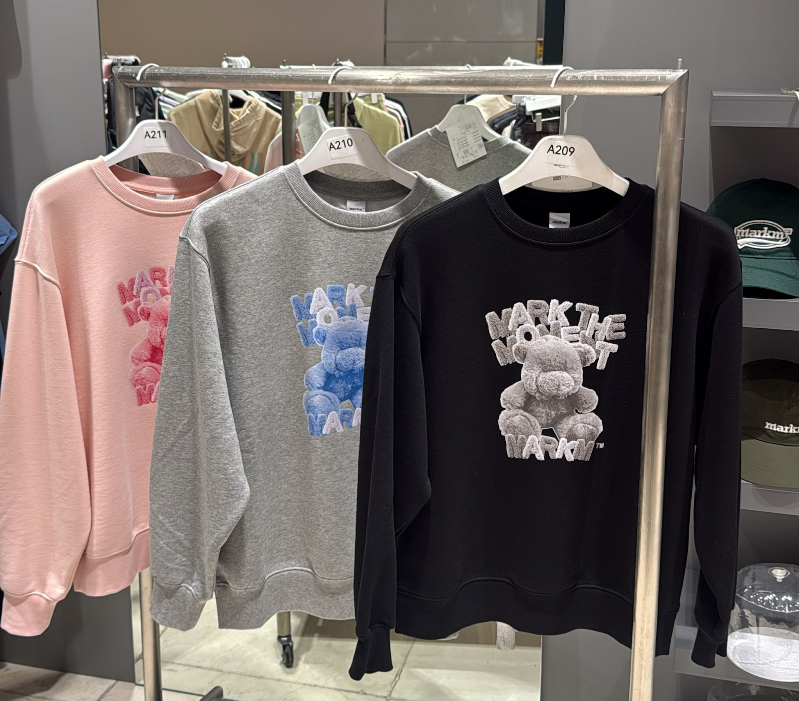 XI209 MarkM 淨色啤啤熊長袖衛衣