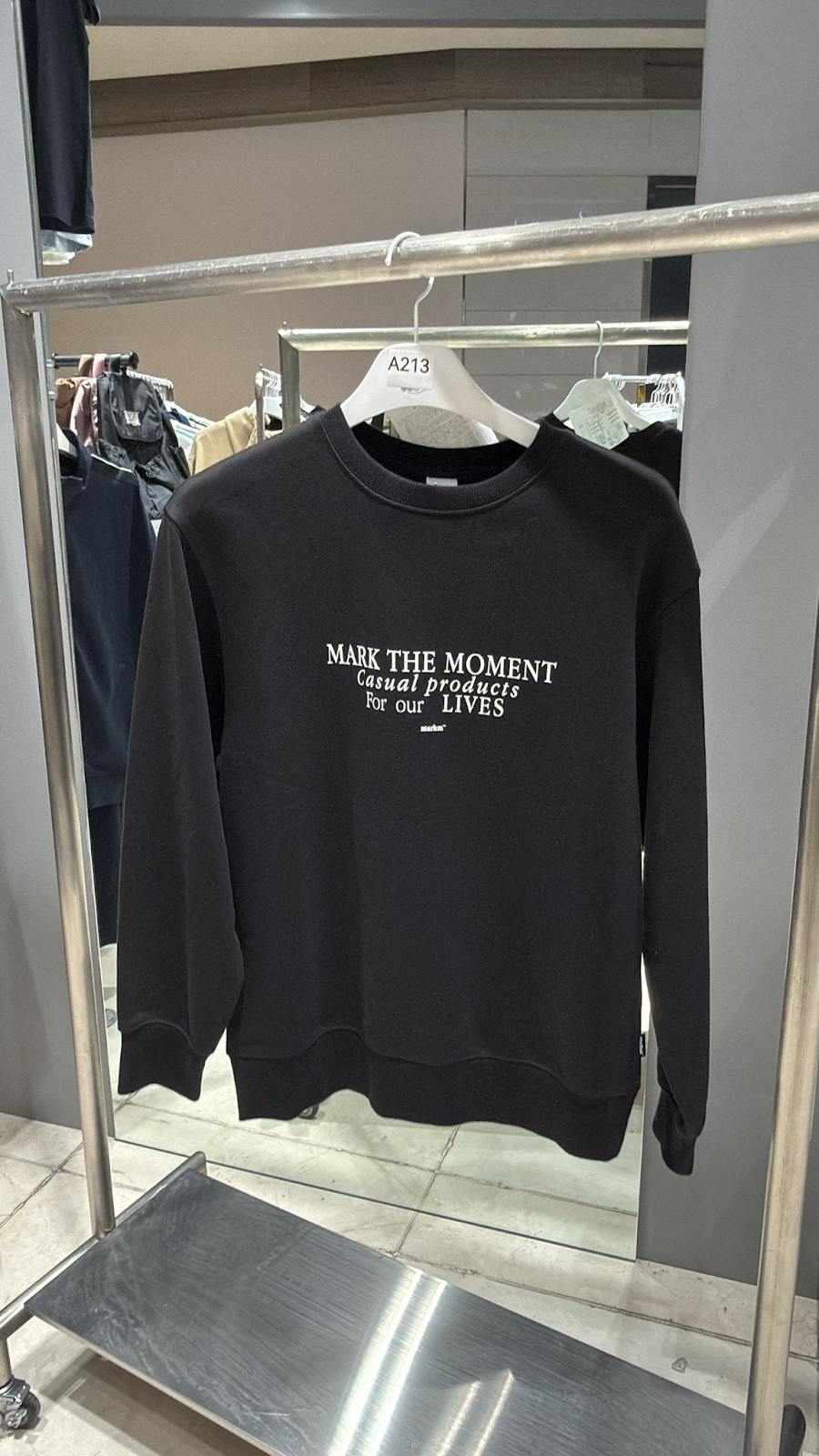 XI213 MarkM 黑色文字長袖衛衣