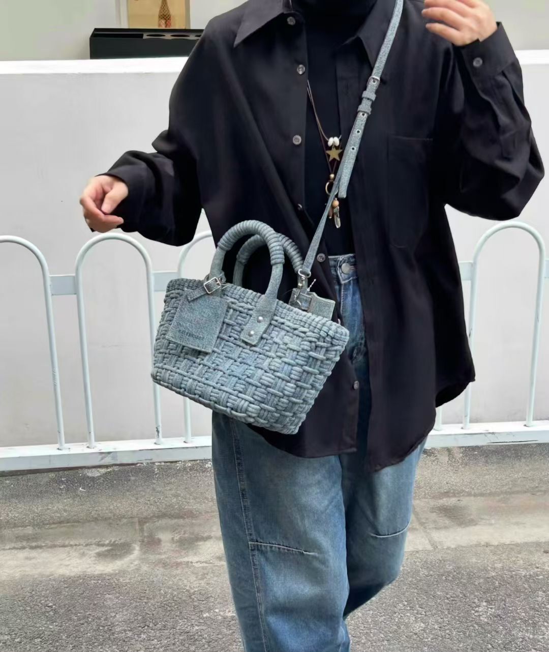 Outlet Balenciaga Basket Bag