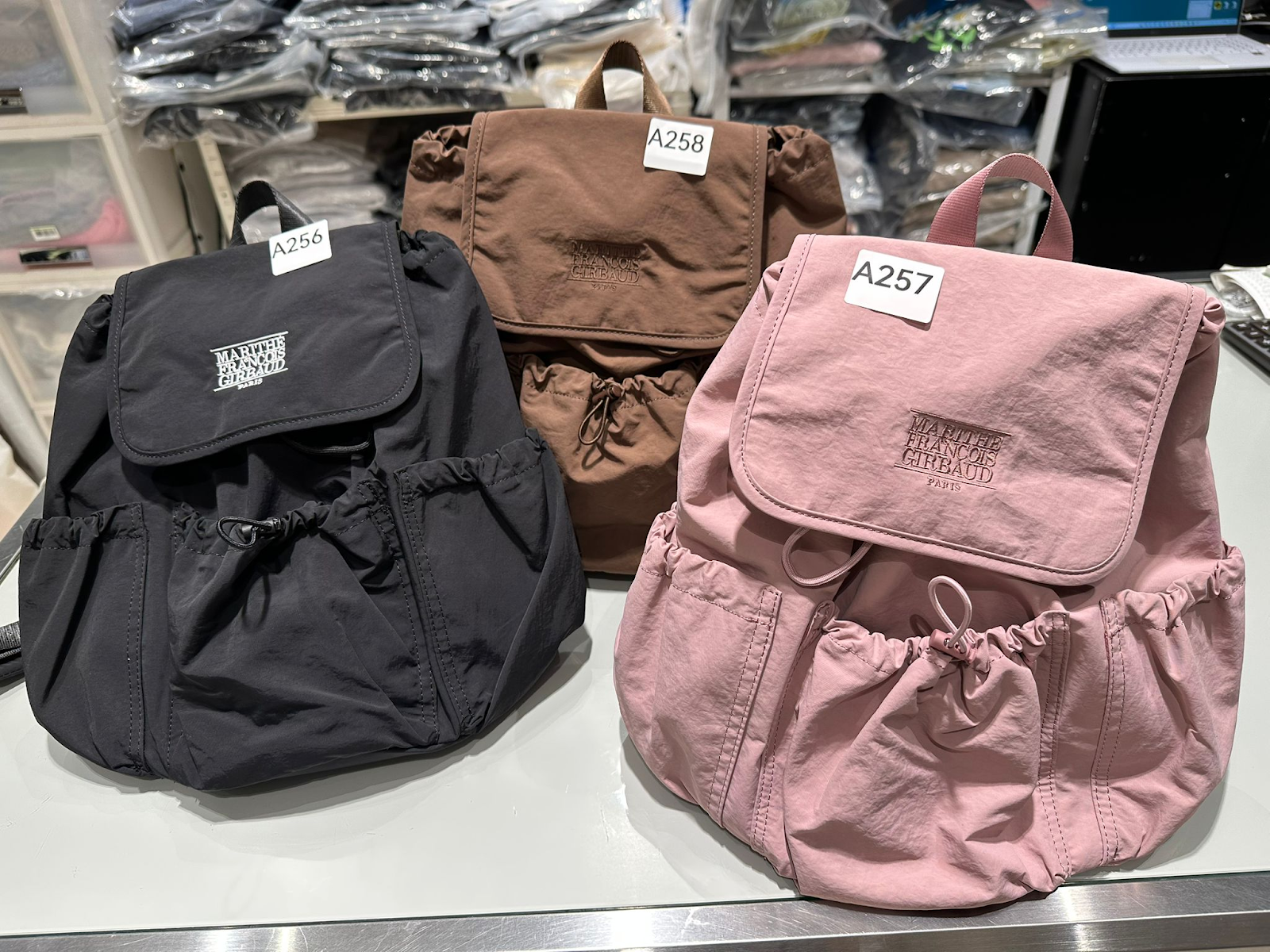 XI256 Marithe 淨色前翻背包 28X30X17CM