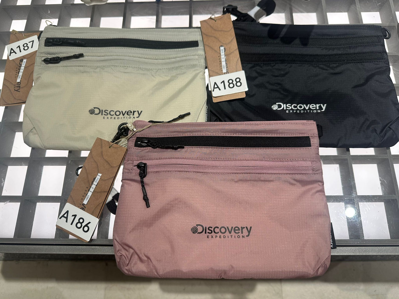 XI186 DISCOVERY 淨色拉鏈手拿包26X19CM