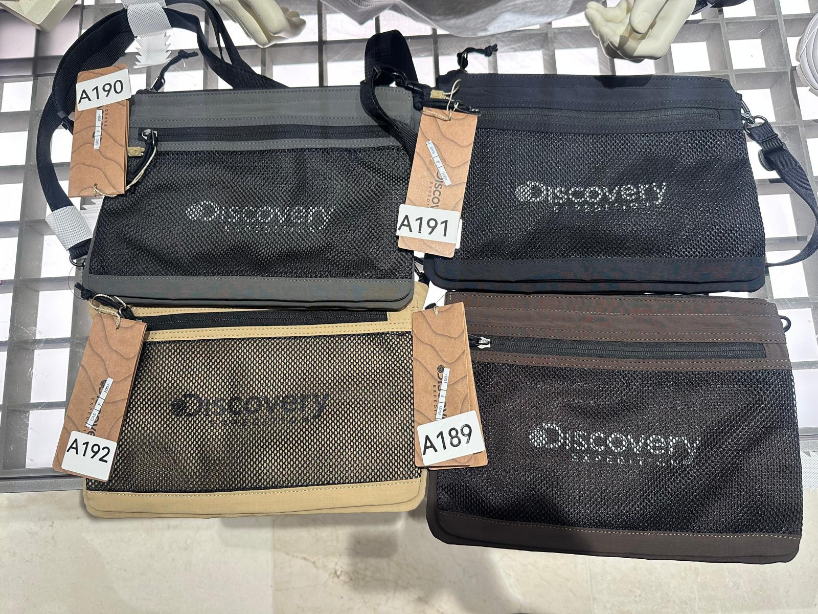 XI189 DISCOVERY 網格款斜挎包 18X20CM