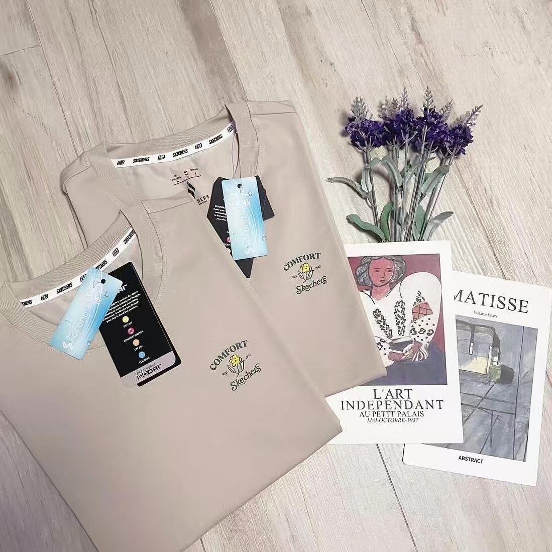 SKECHERS FLORAL BACK PRINT TEE