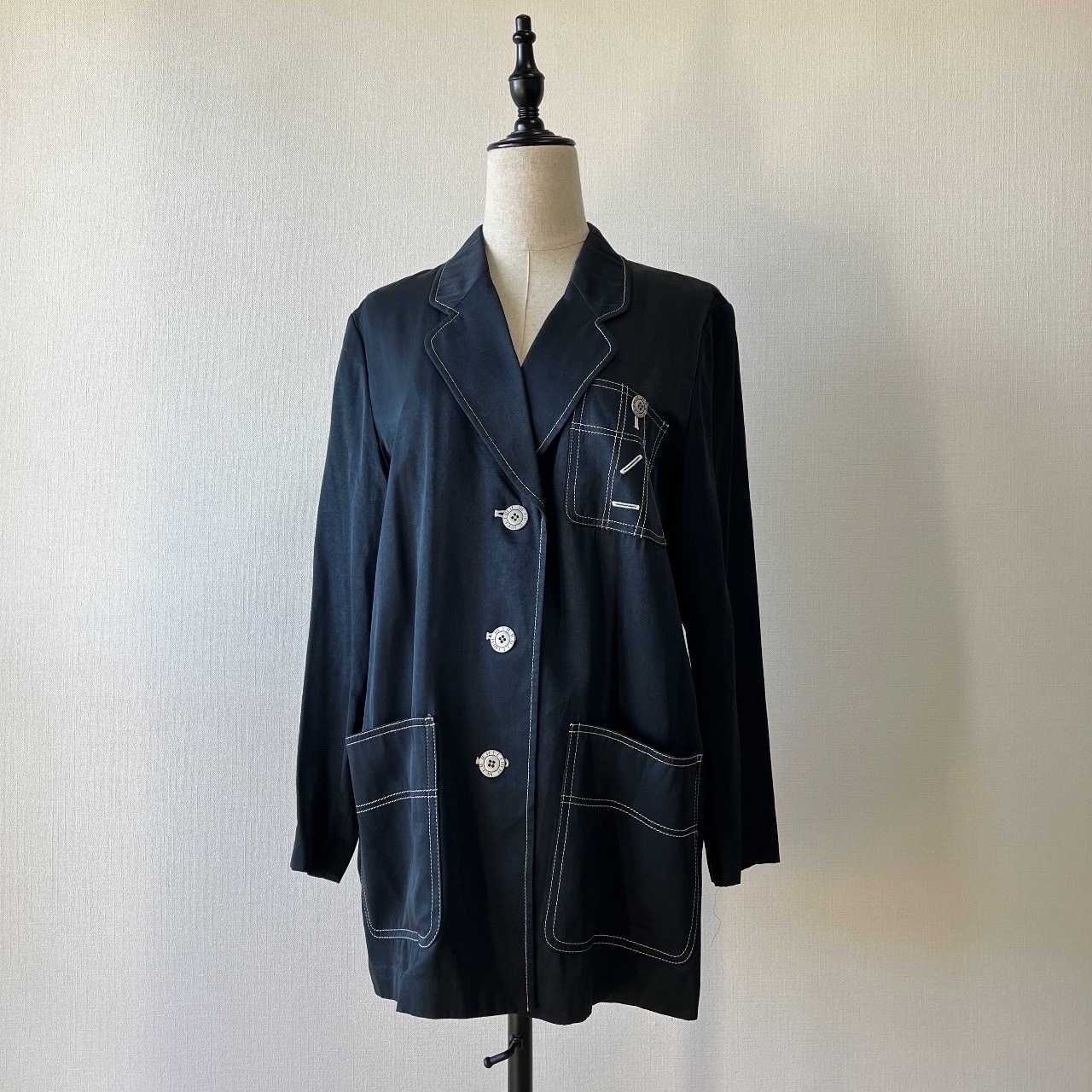 黑色個性薄身西裝外套