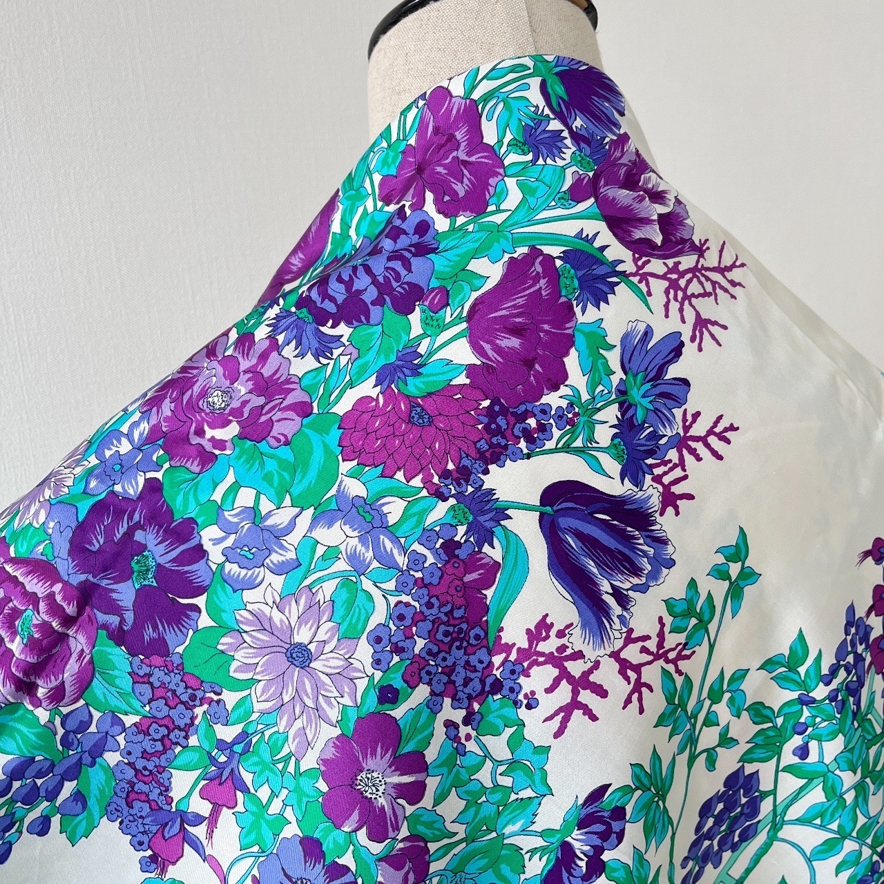 Jim Thompson泰國製薄荷綠色花卉絲巾