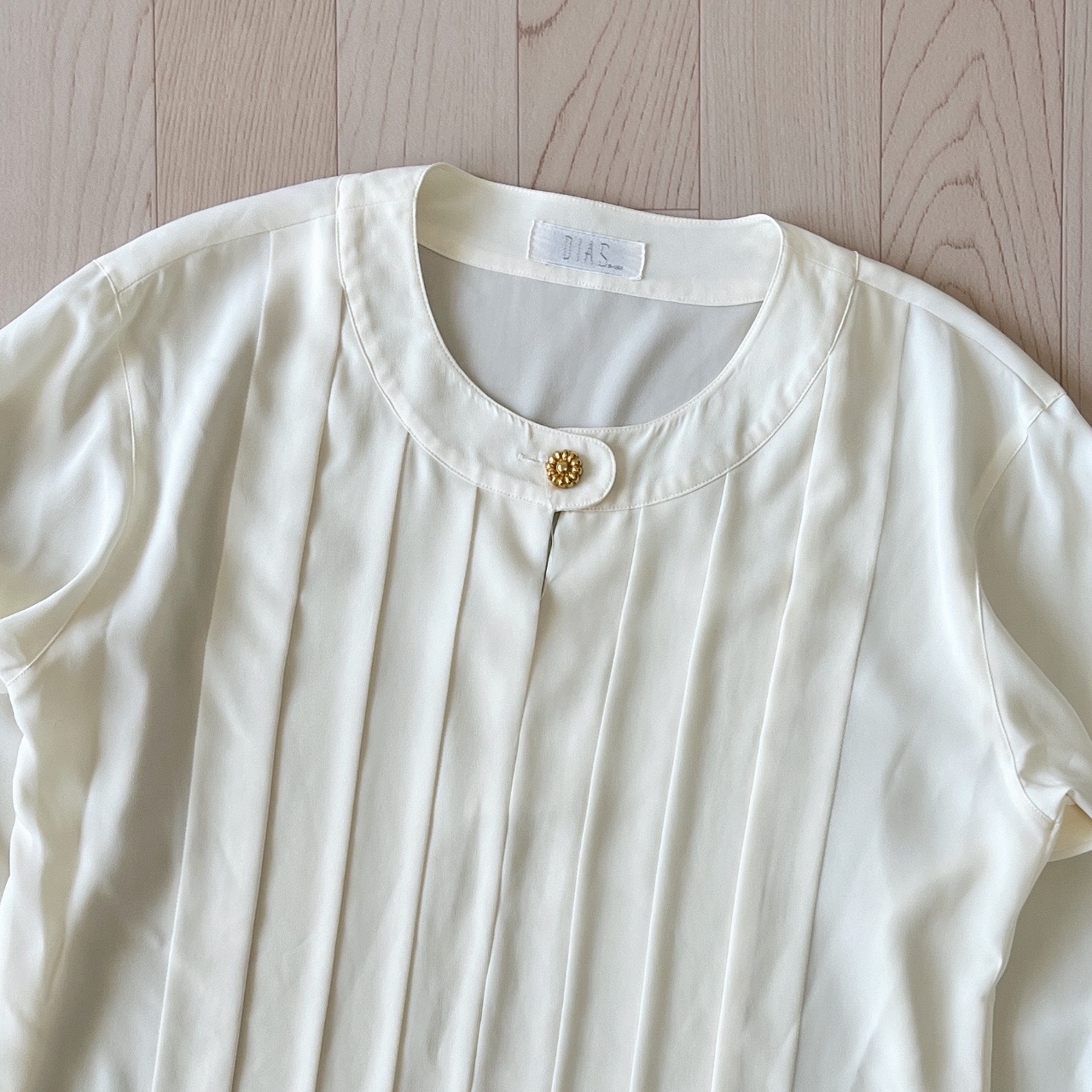 DIAS米色圓領古著上衣