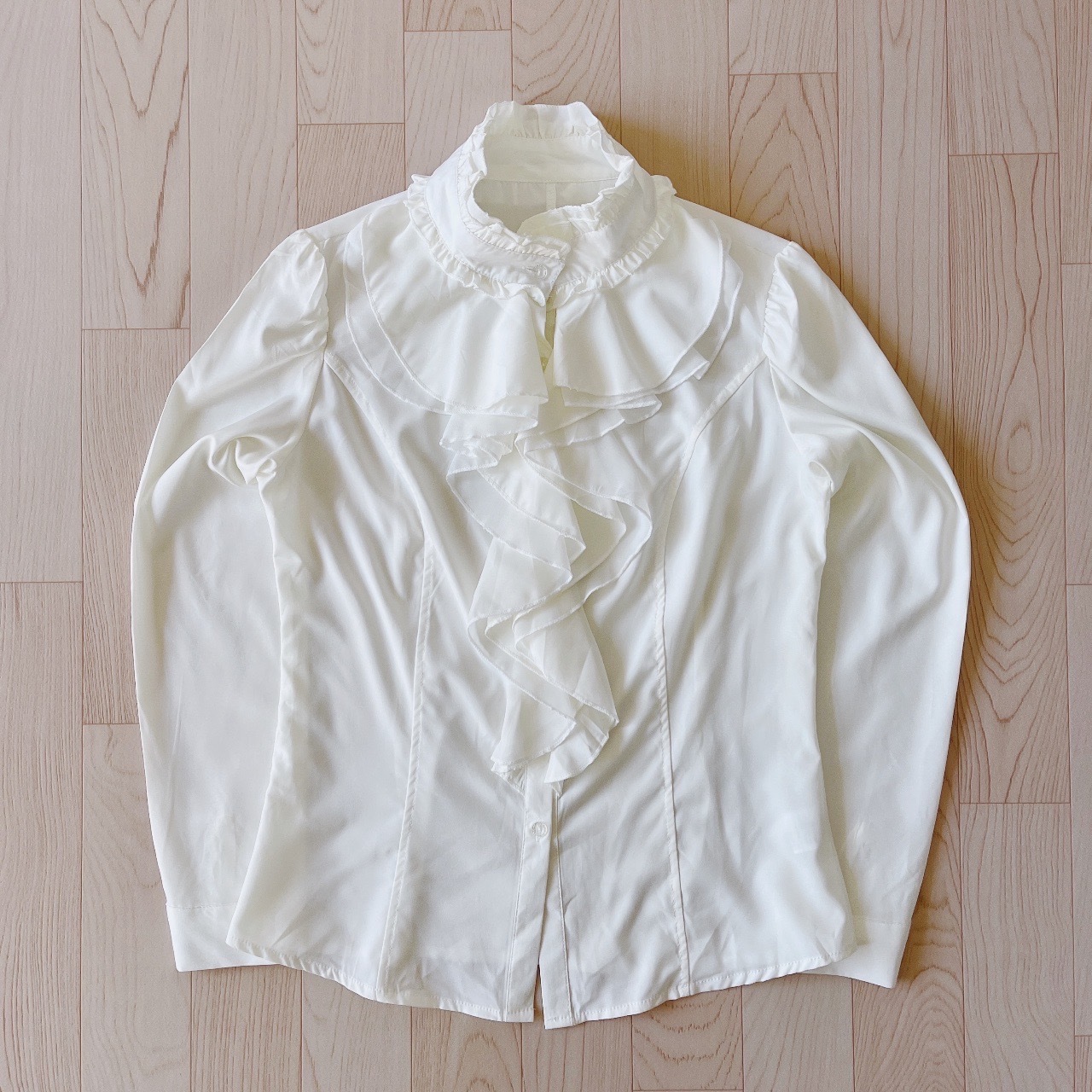 白色華麗立領上衣