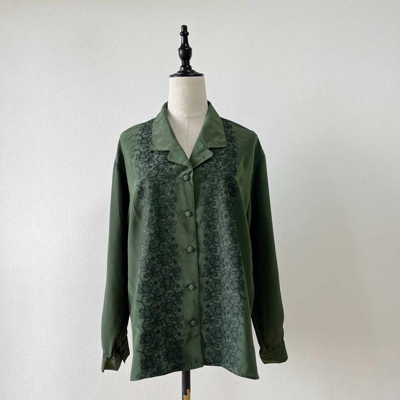 日本製墨綠色刺繡古著上衣