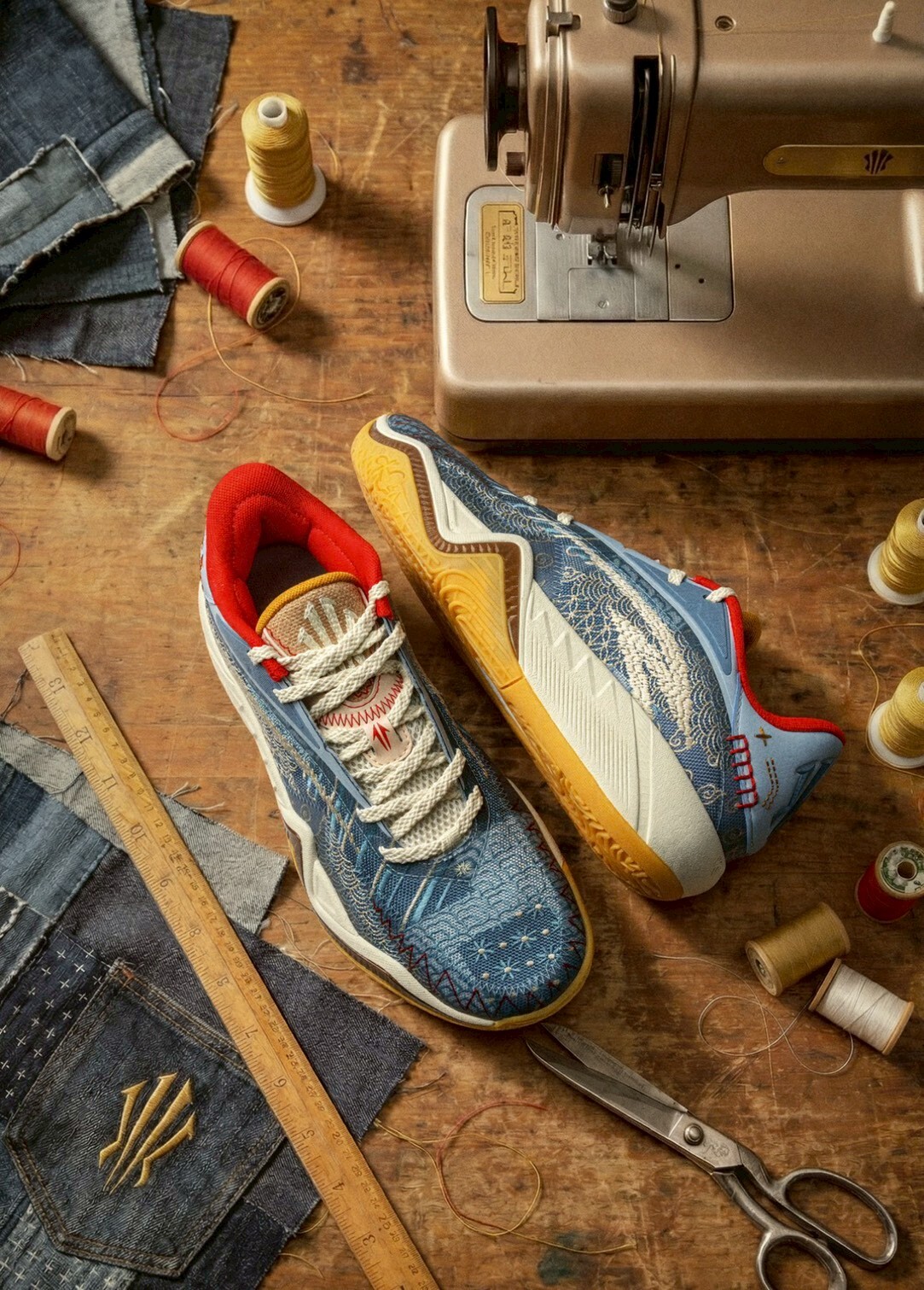 〈連線代購商品〉男鞋 The Politics x ANTA KAI 3 ‘Patchwork’  牛仔拼接 實戰 籃球鞋【112621102-4】歐文3