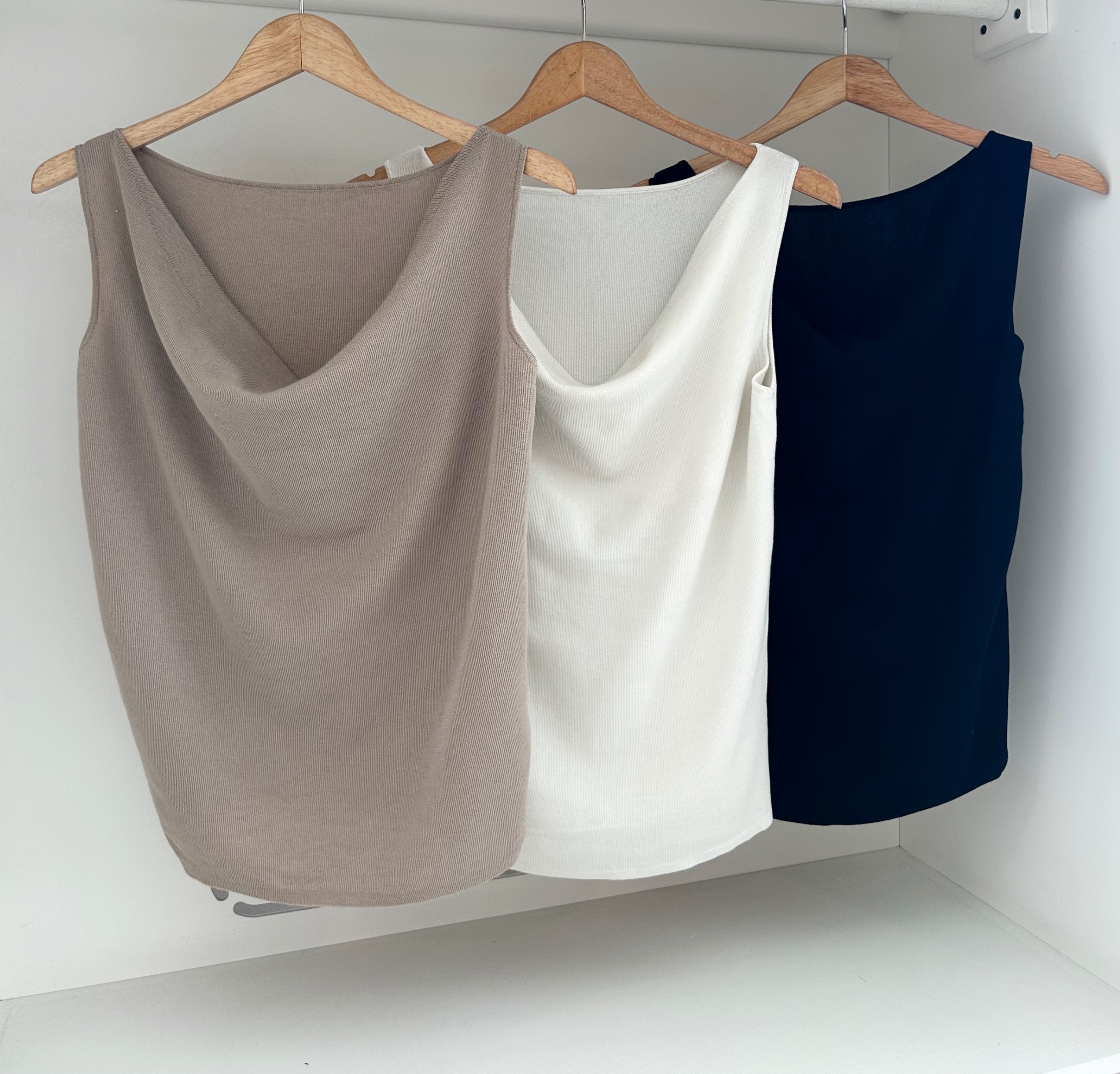 SLEEVELESS COWL NECK KNIT BLOUSE