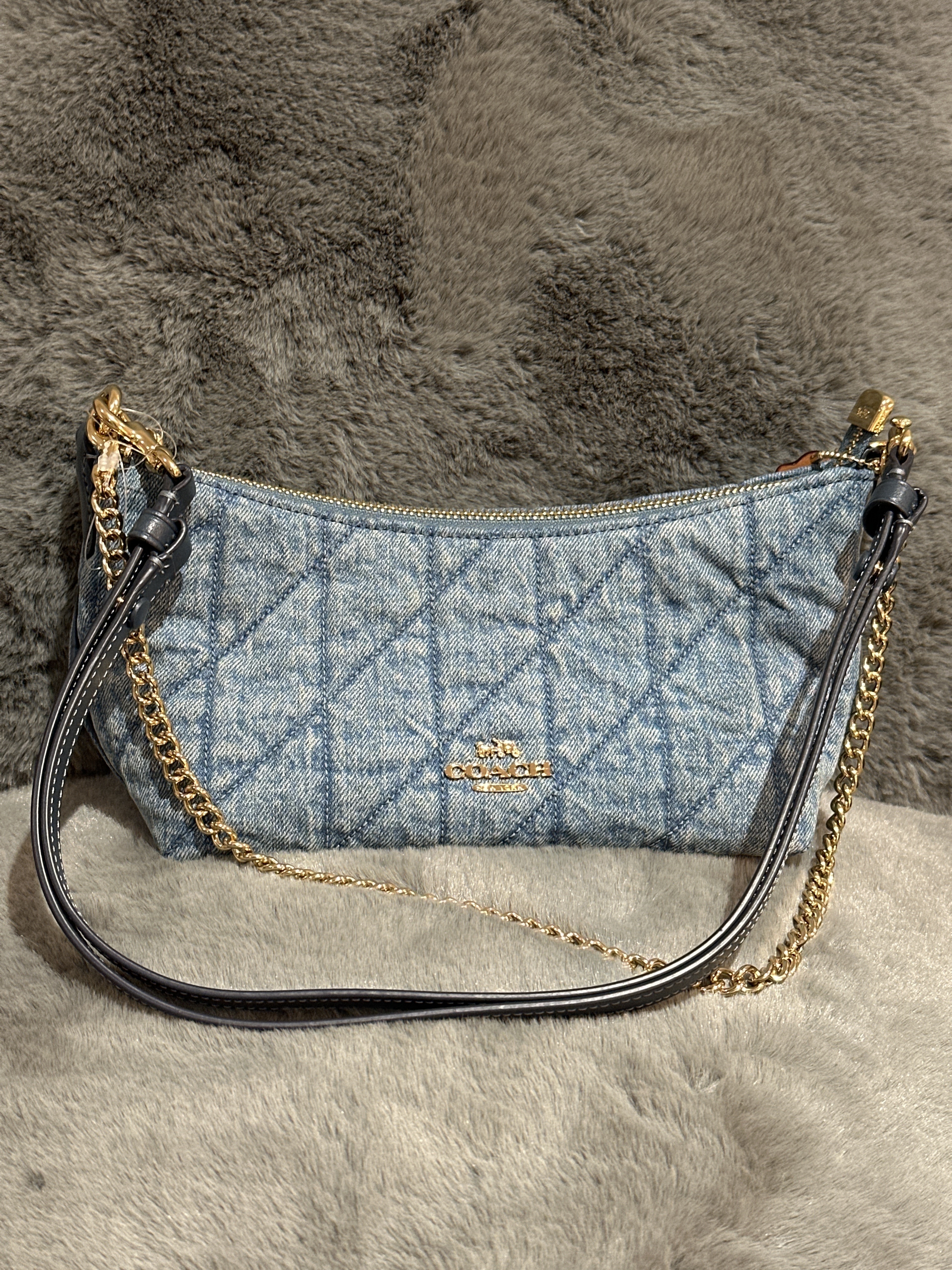 RU04 CO 牛仔布五金&皮雙肩帶(可調節)單肩包Caitlin Shoulder Bag With Quilting