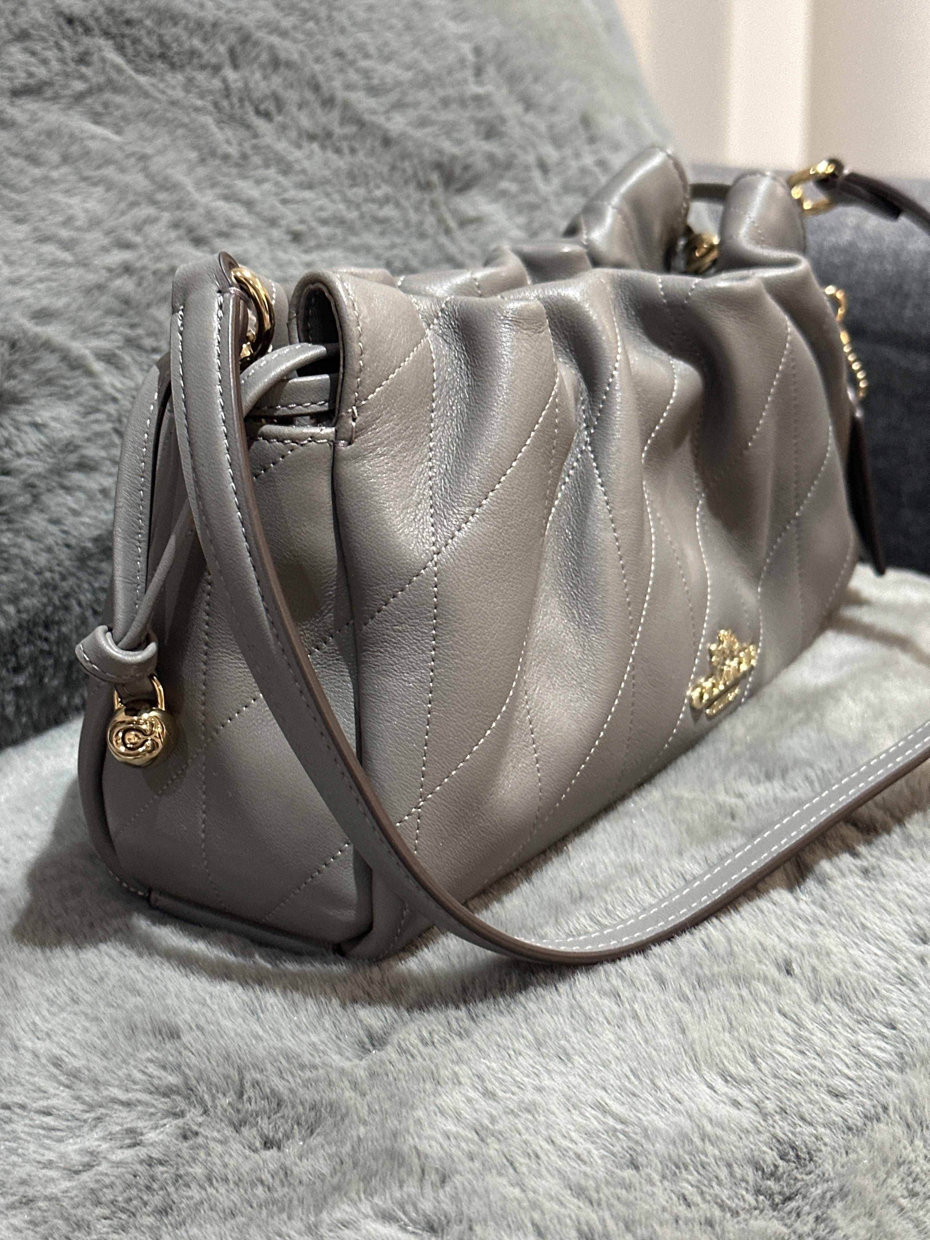 RU09 CO 灰色間線細索口袋Faye Shoulder Bag With Quilting